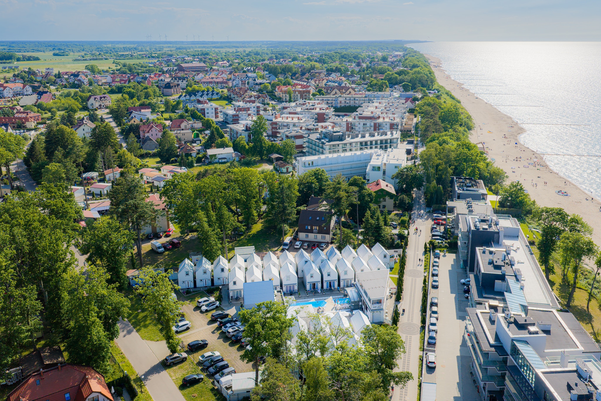 Domki Standard SPA Rewal - Buitenkant zomer