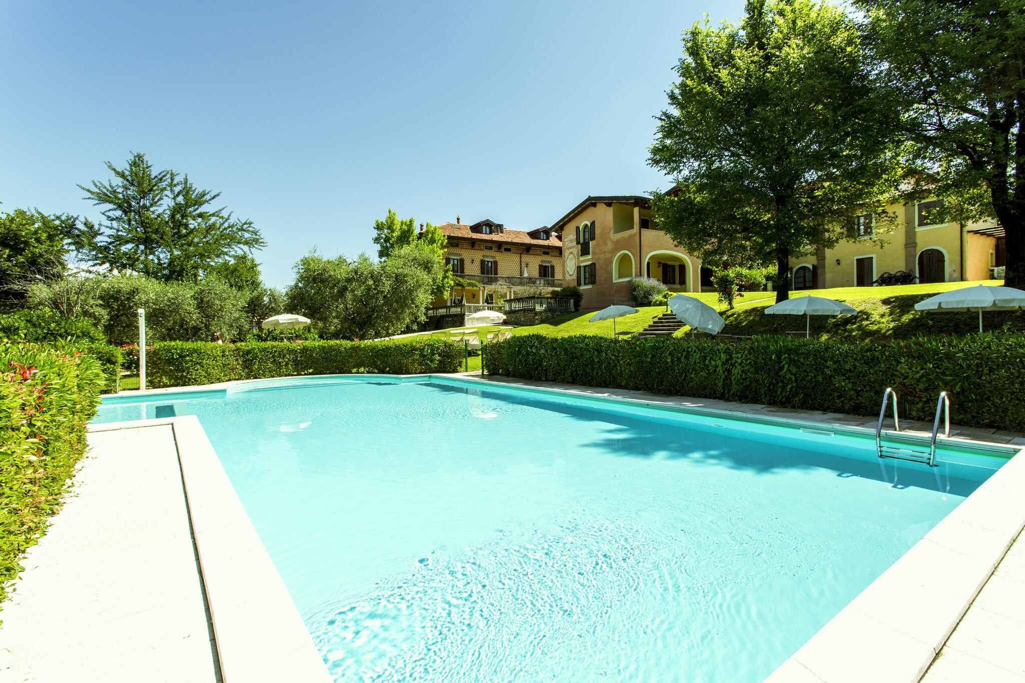Gemütliches Ferienhaus mit Pool in Manerba del Gardasee