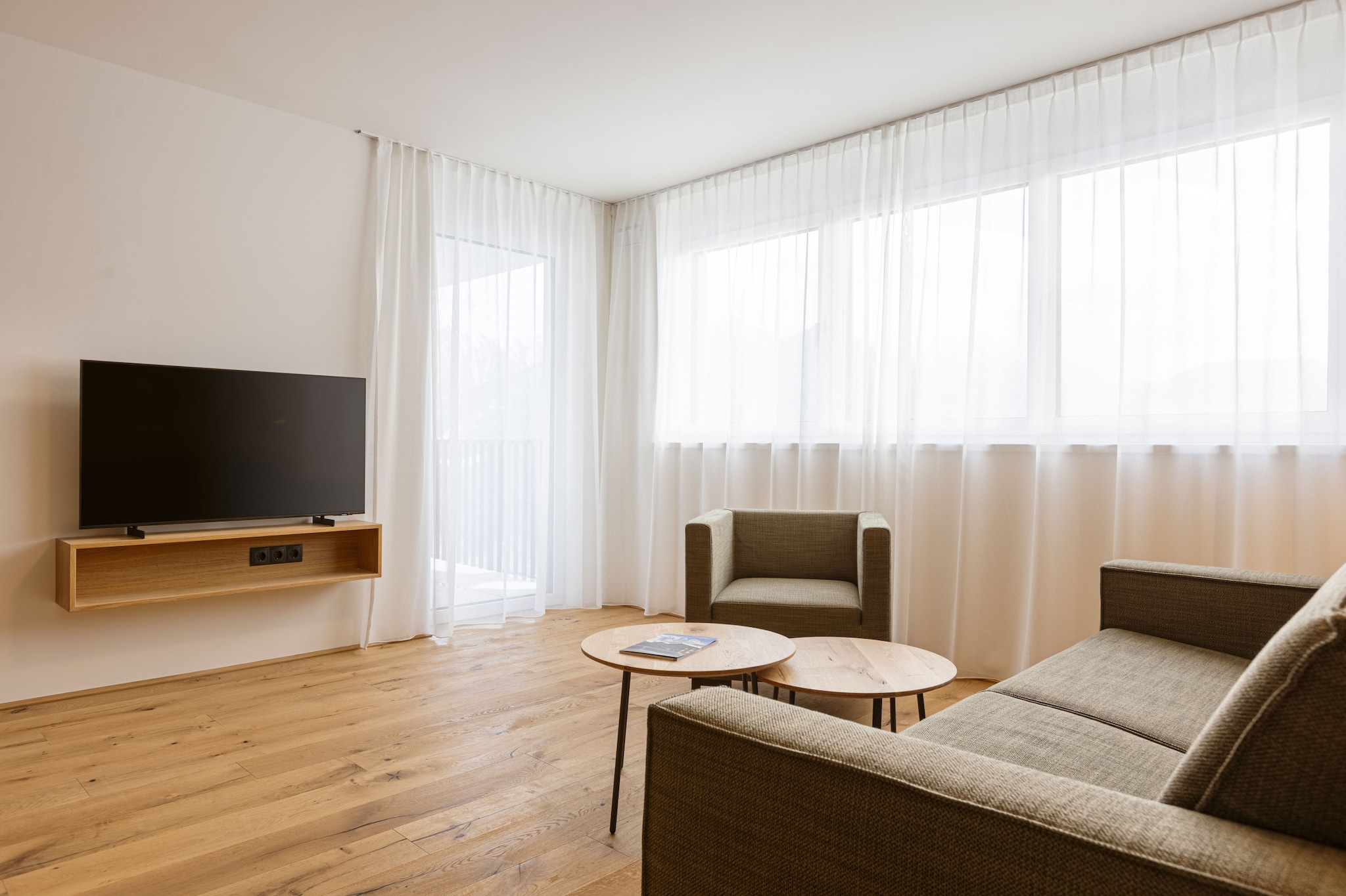 Fiss Suites 6 SV - Untagged