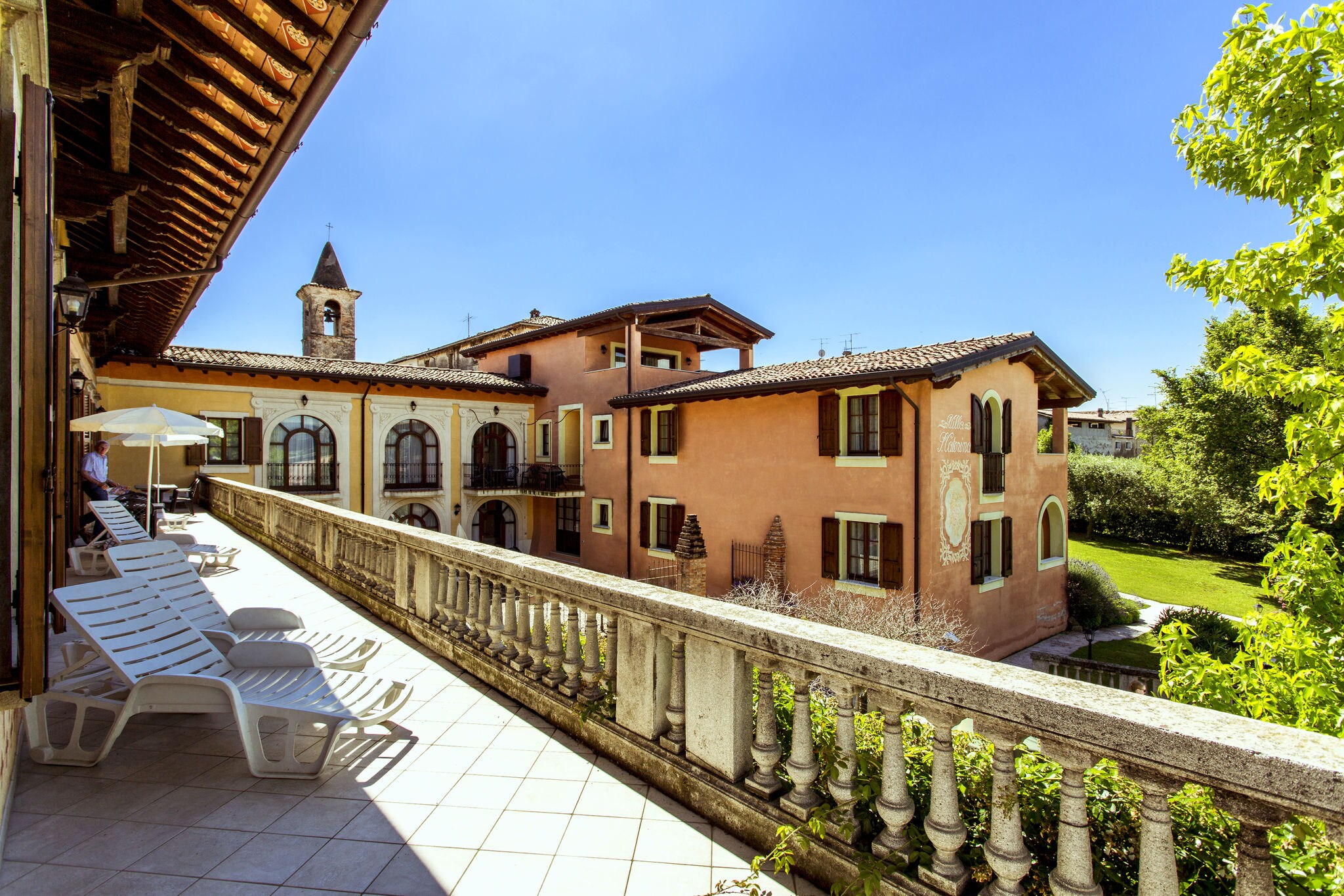 Gemütliches Ferienhaus in Manerba del Garda mit Schwimmbad