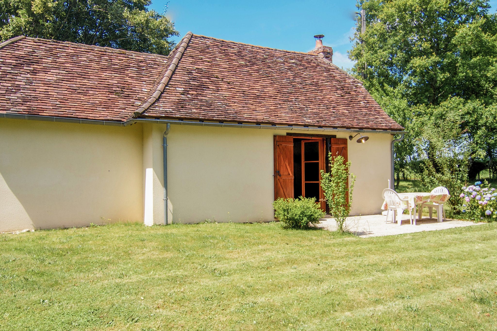 Welcoming cottage in Savignac-Lédrier with garden