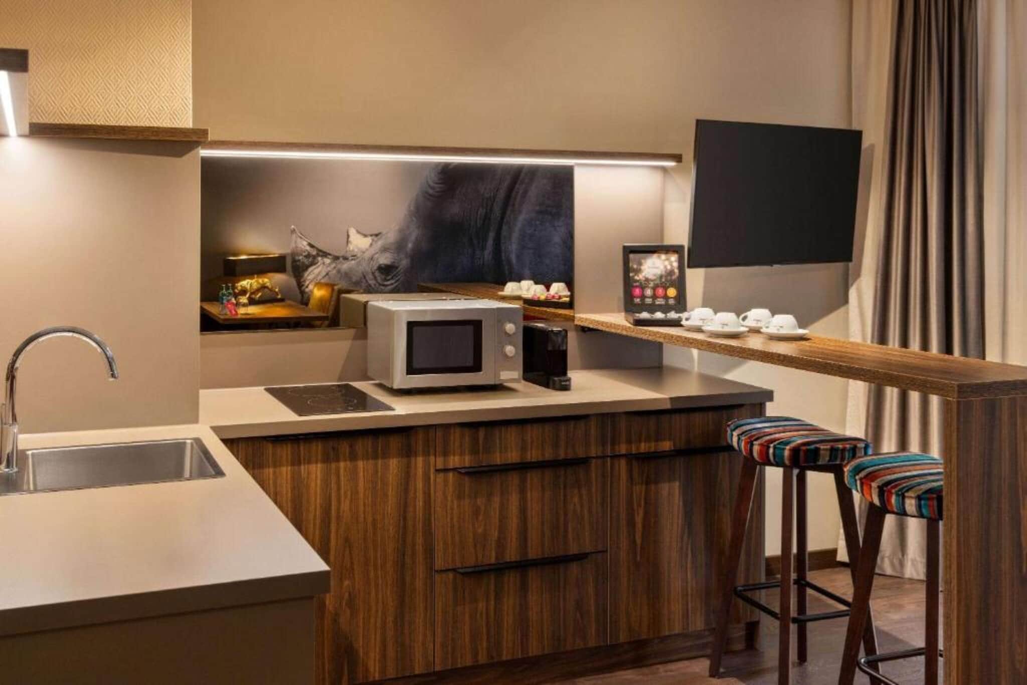 Amedia Hotel & Suites Leipzig - Suite - Kitchen