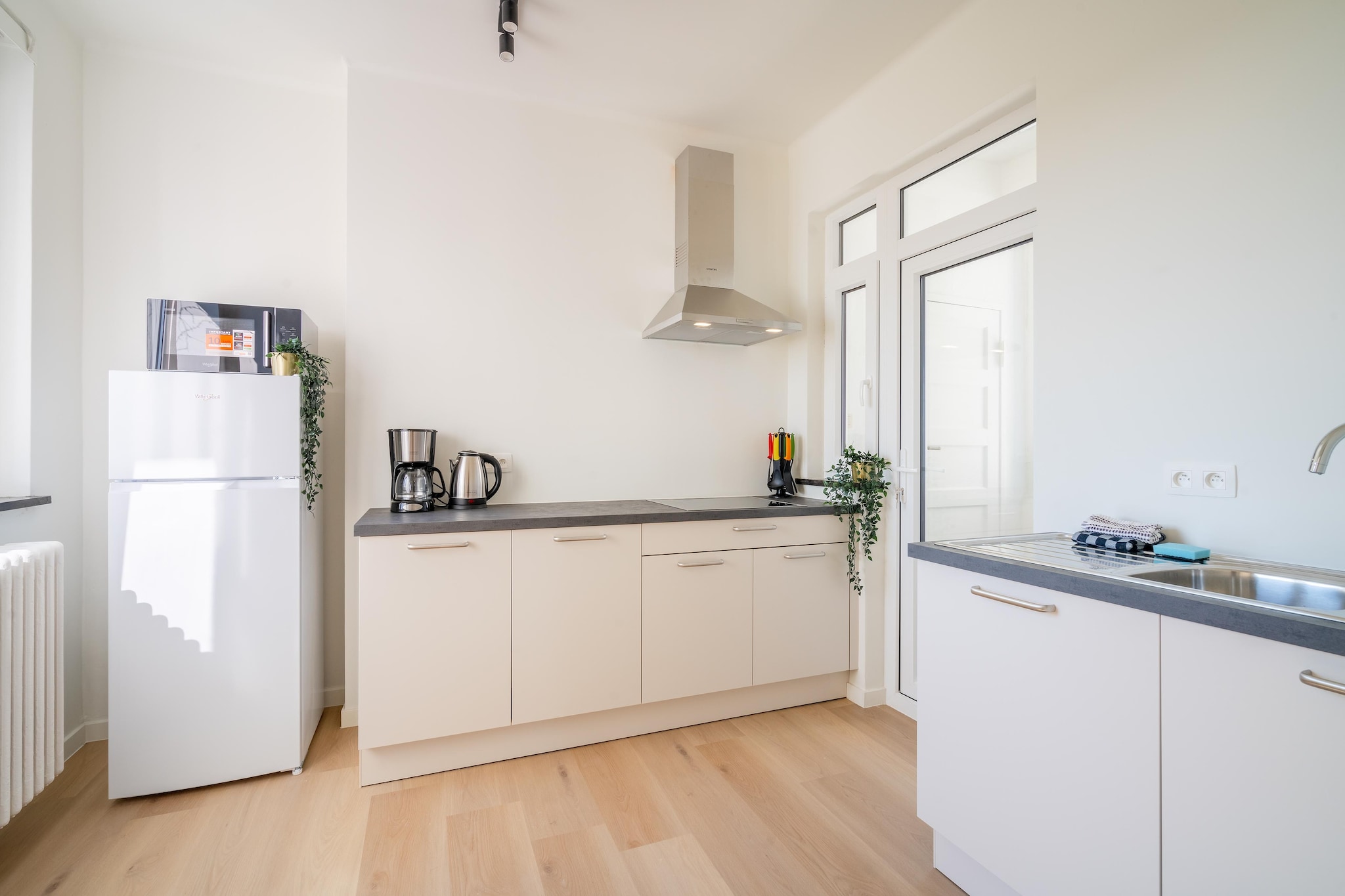 FR135_8L_6C - Kitchen