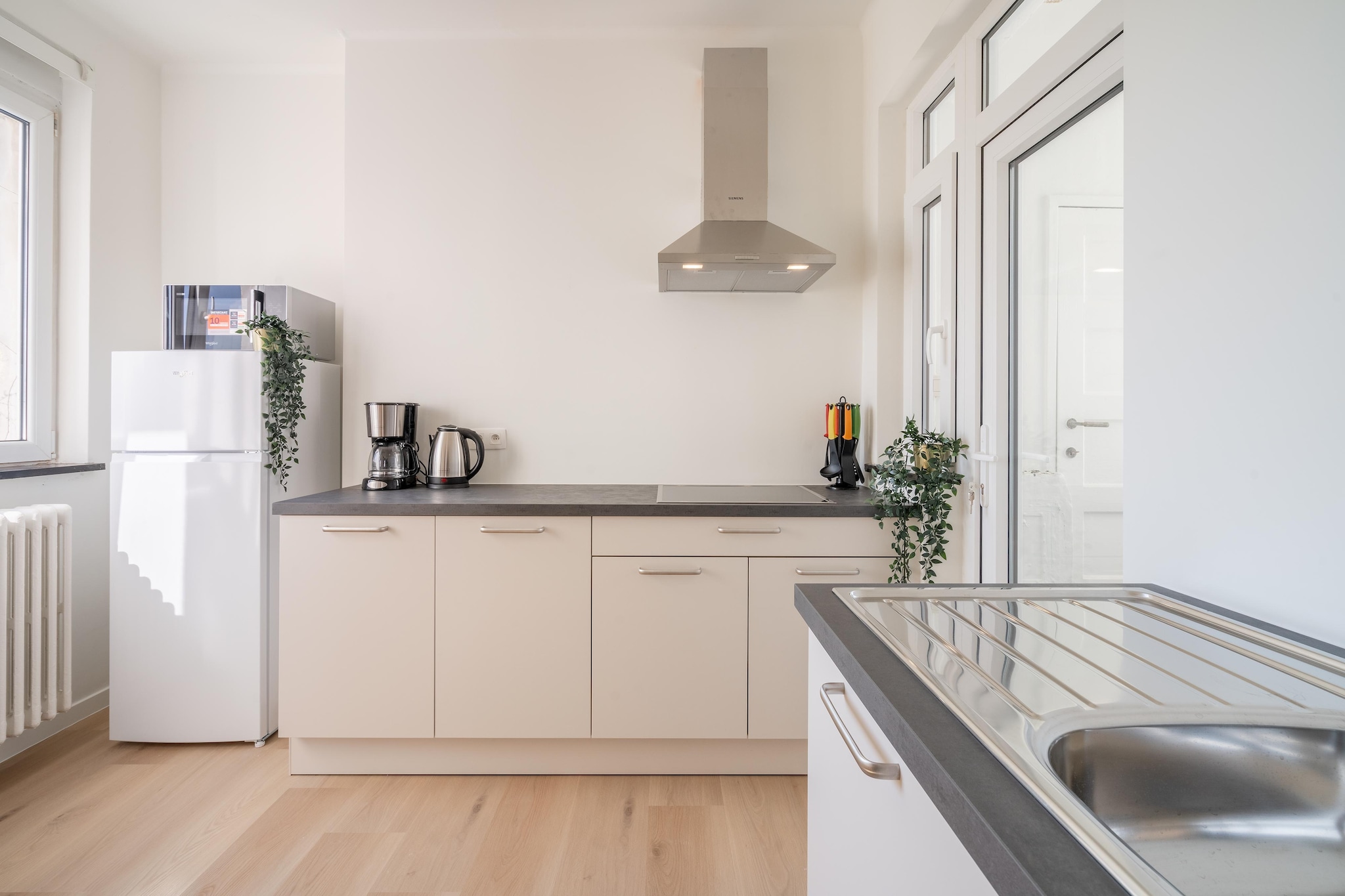 FR135_8L_6C - Kitchen