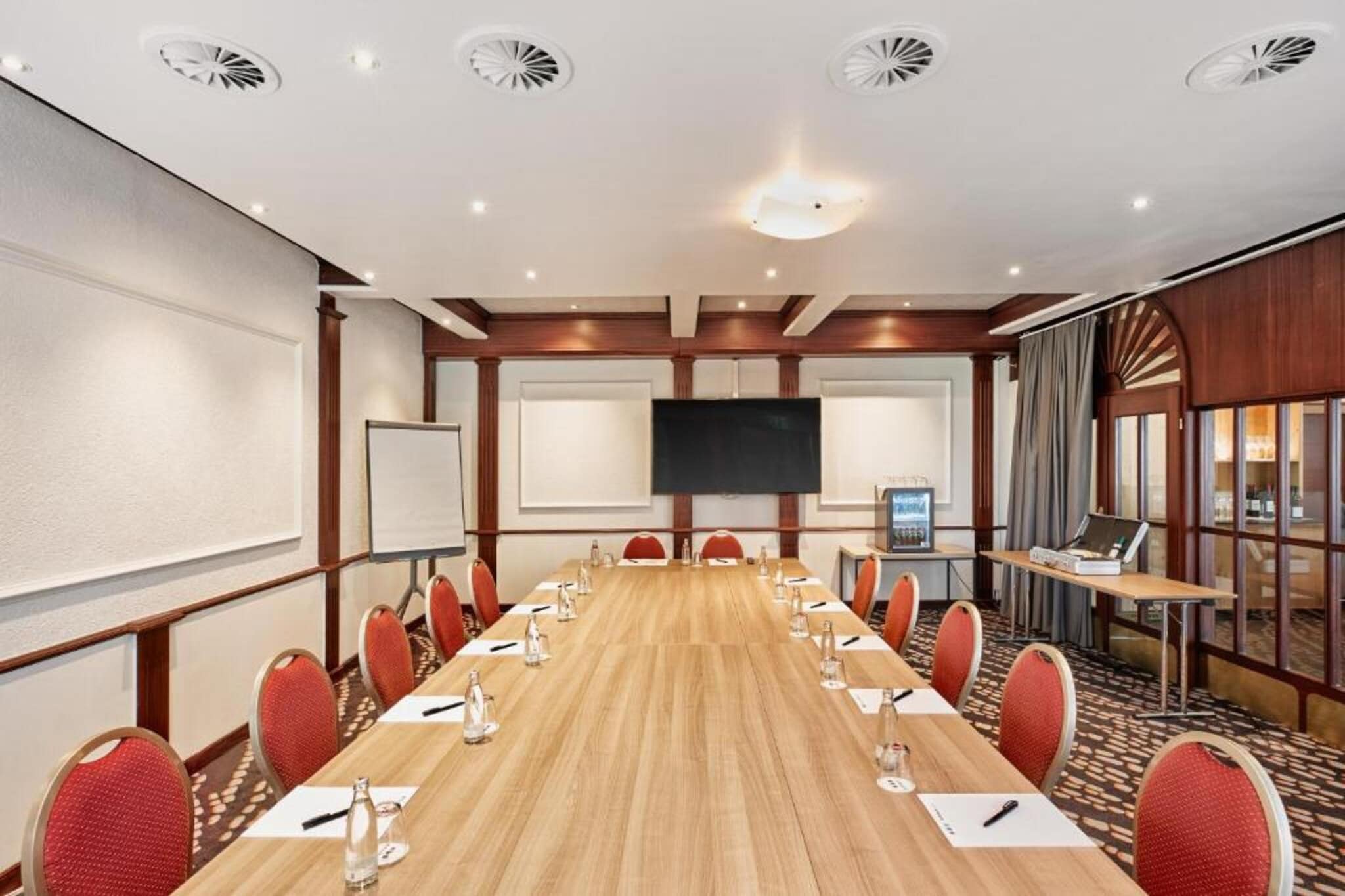 H Hotel Frankfurt Airport West - Comfort Double Room - Image-tags.hotelfacilitiesandservices