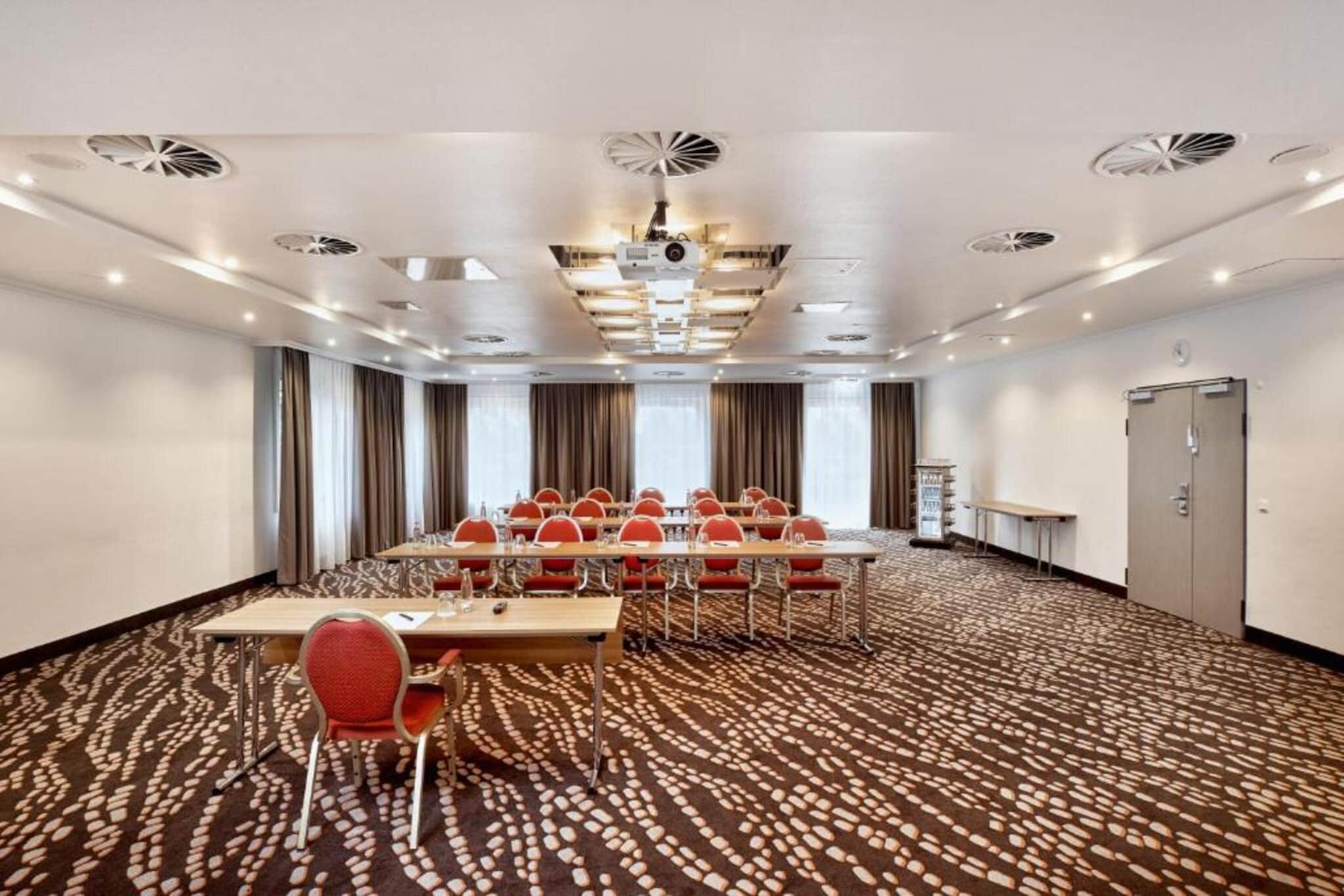 H Hotel Frankfurt Airport West - Comfort Double Room - Image-tags.hotelfacilitiesandservices