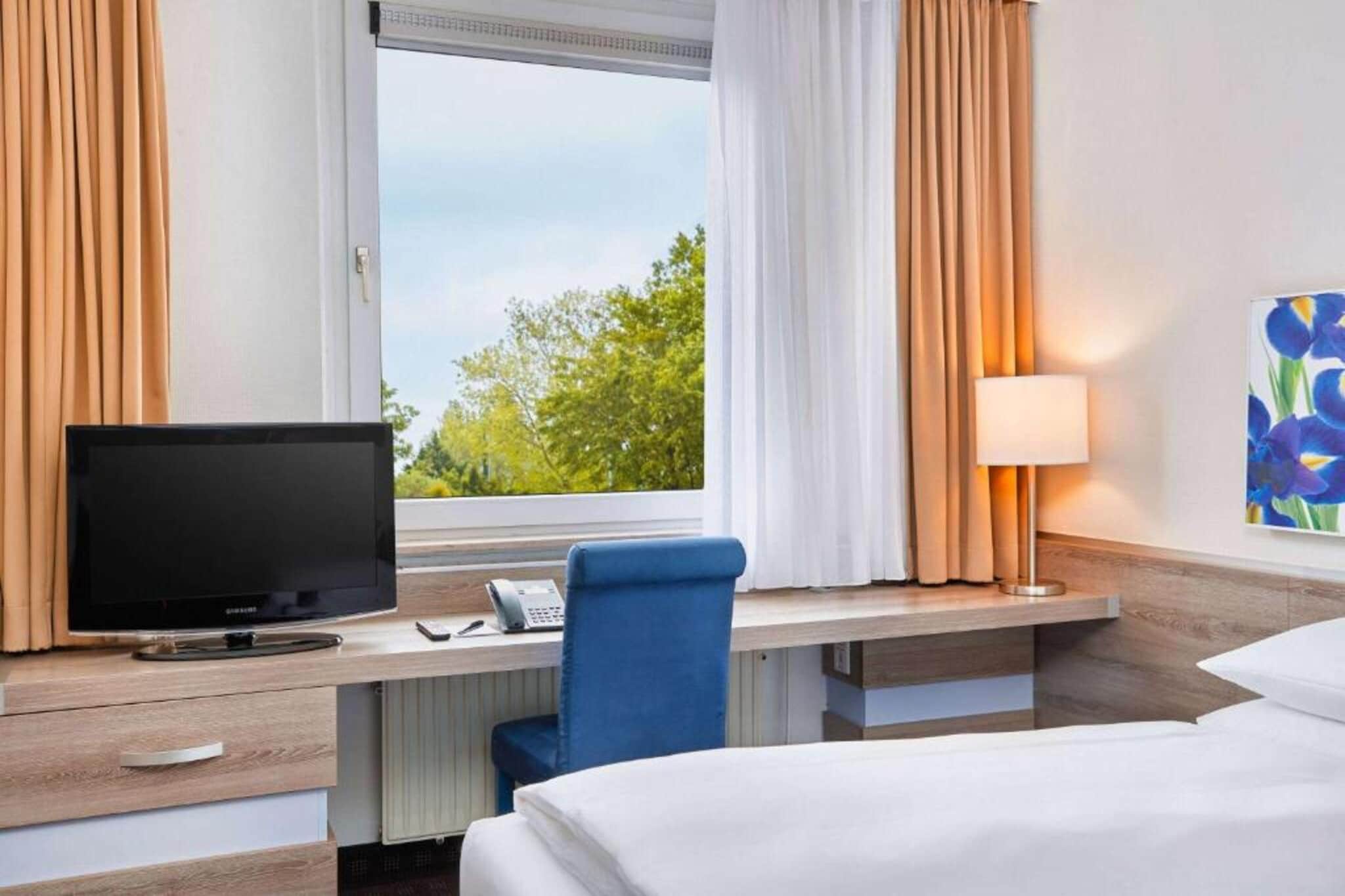 H Hotel Frankfurt Airport West - Comfort Twin Room - Slaapkamer