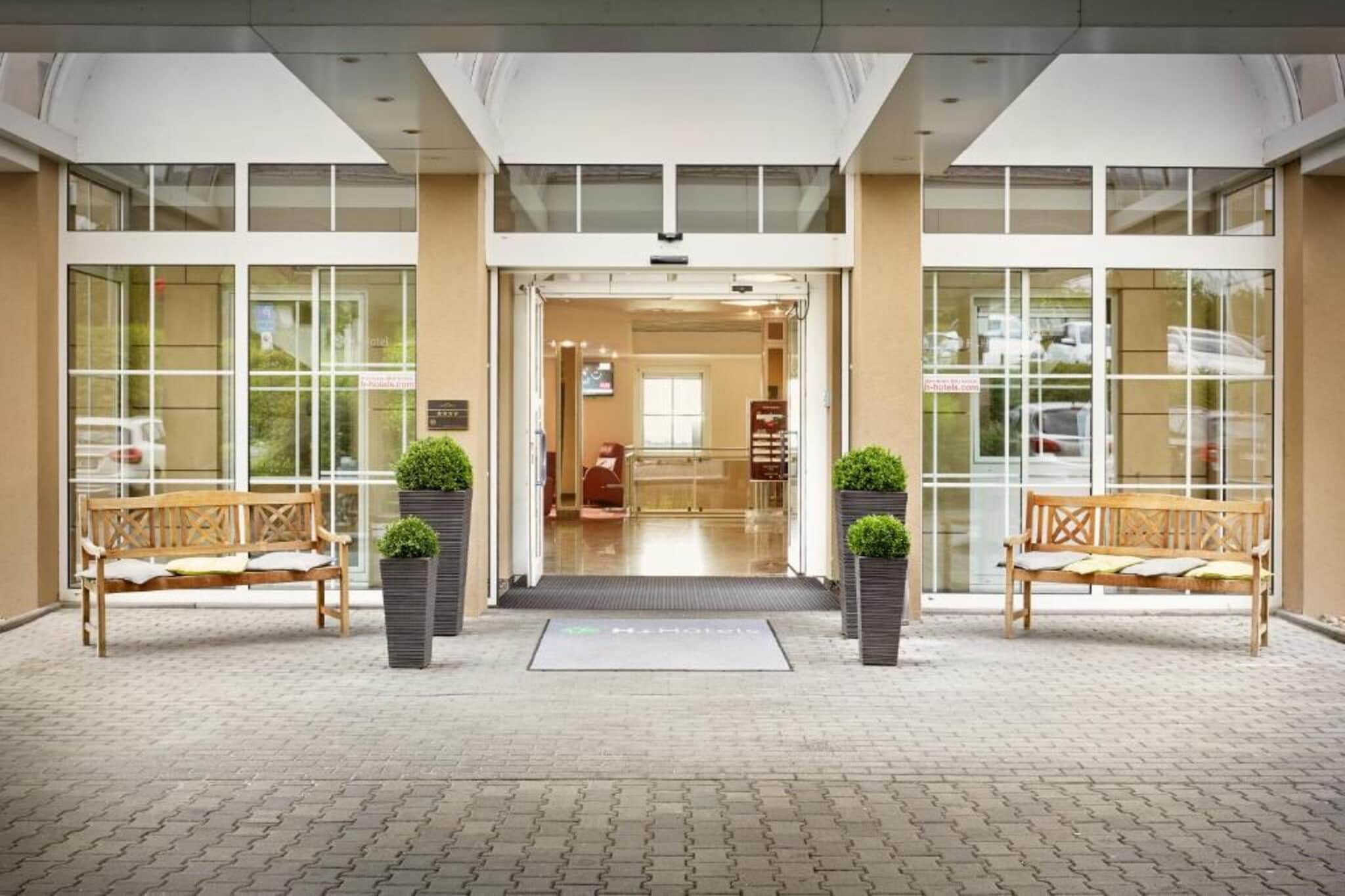 H Hotel Frankfurt Airport West - Comfort Twin Room - Hal-ontvangst
