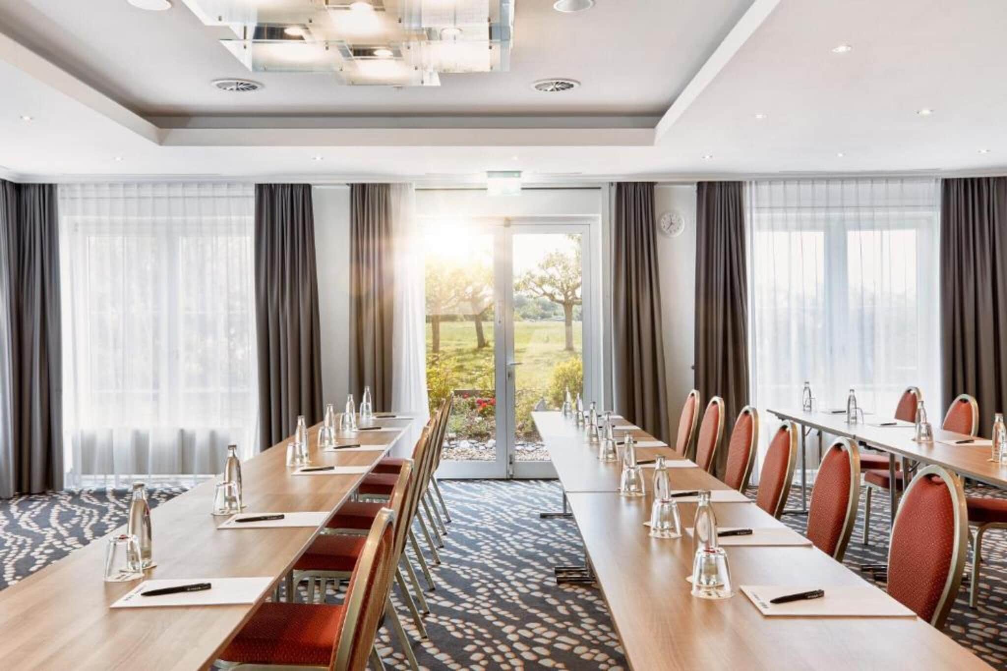 H Hotel Frankfurt Airport West - Comfort Twin Room - Image-tags.hotelfacilitiesandservices
