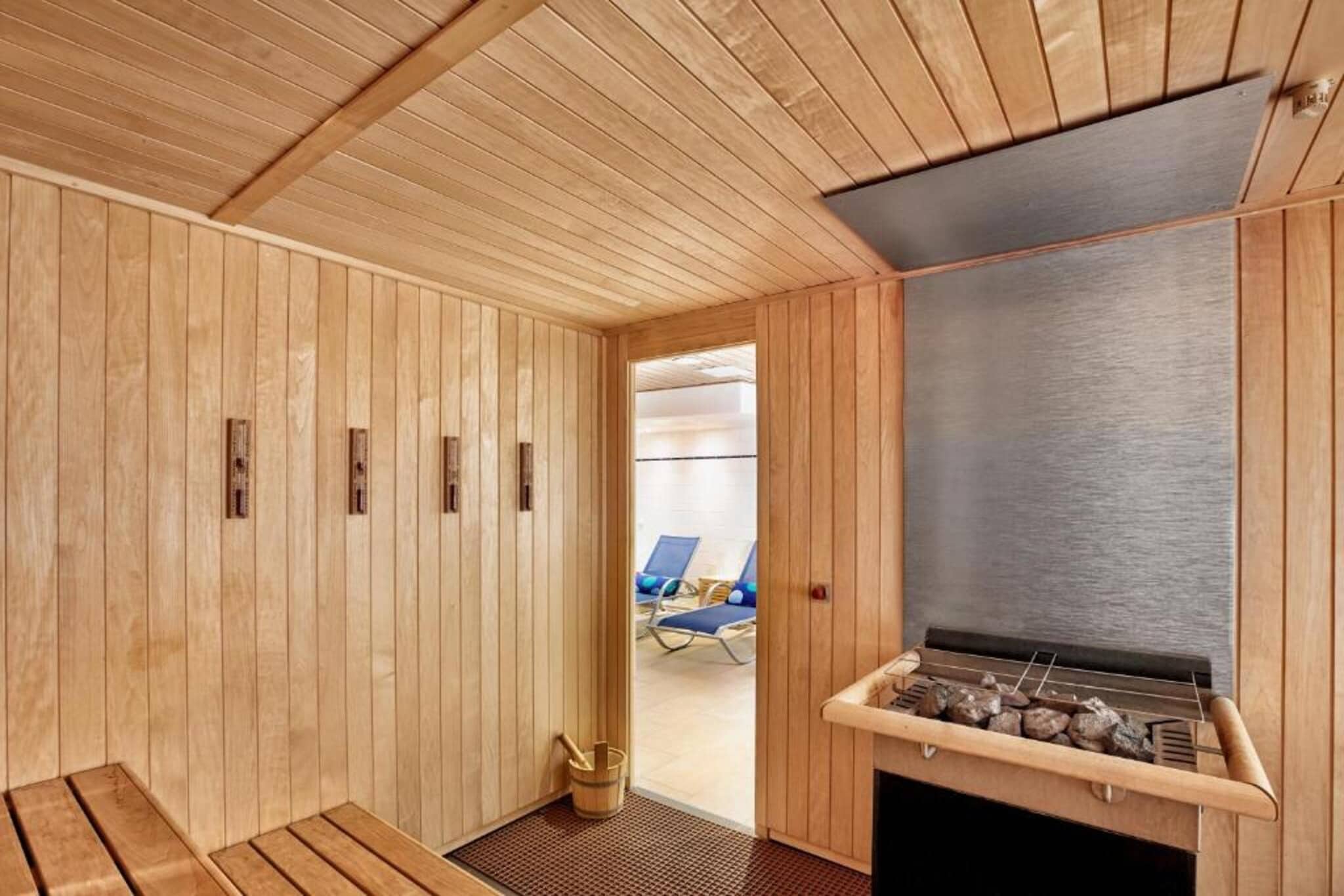 H Hotel Frankfurt Airport West - Comfort Triple Room - Sauna