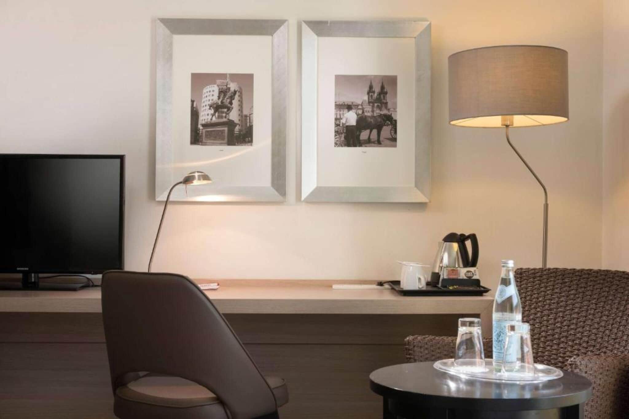 Sunday Hotel München Airport - Superior Double Room - Slaapkamer