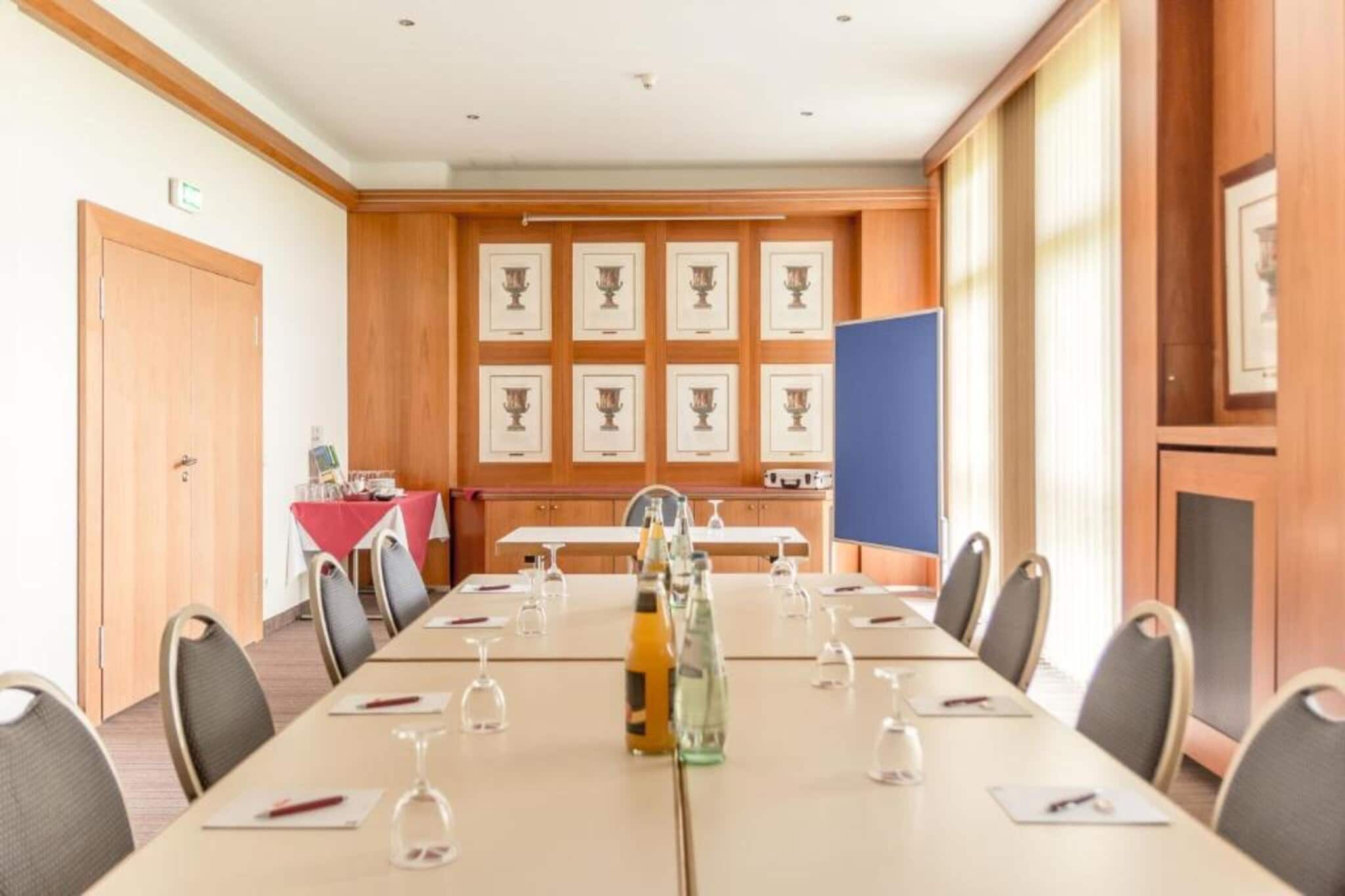 Sunday Hotel München Airport - Superior Double Room - Image-tags.hotelfacilitiesandservices