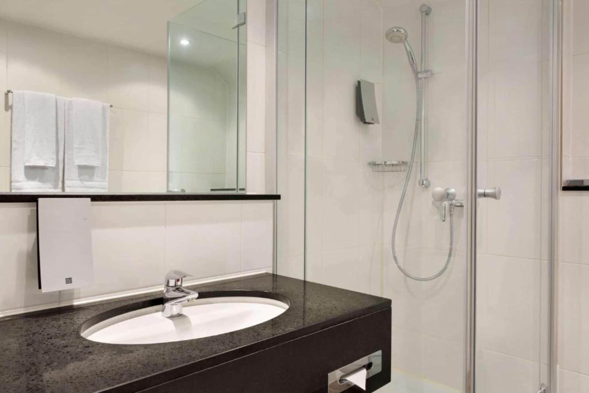 Sunday Hotel München Airport - Superior Single Room - Badkamer