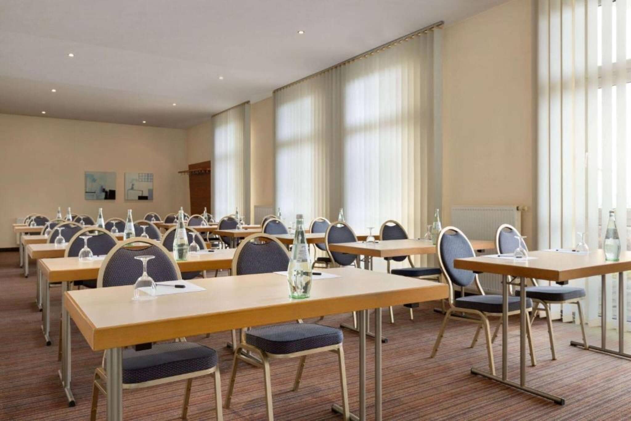 Sunday Hotel München Airport - Superior Single Room - Image-tags.hotelfacilitiesandservices