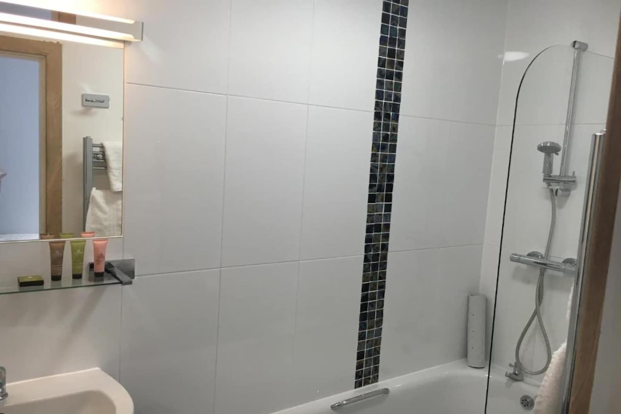 Standard Double or Twin Room - Badkamer