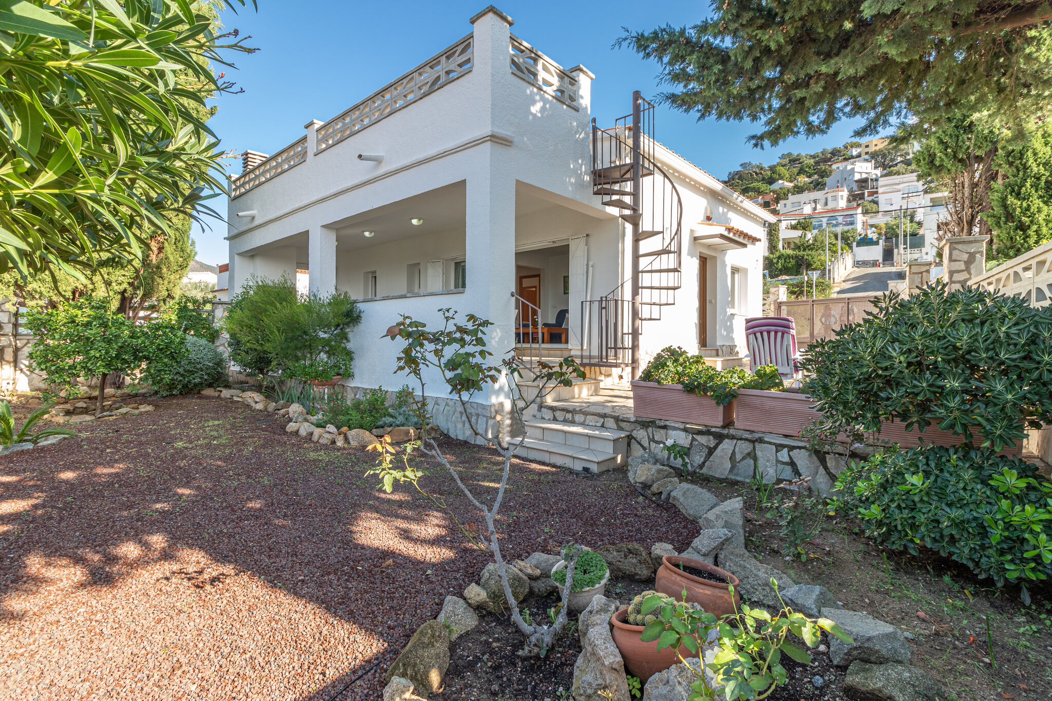 Modernes Ferienhaus mit eigener Terrasse in Roses Spanien