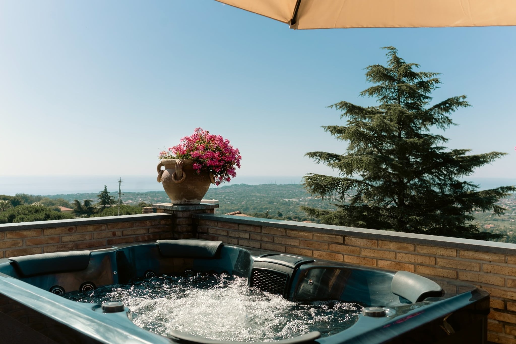 Bilocale with Sea view and Jacuzzi - équipements