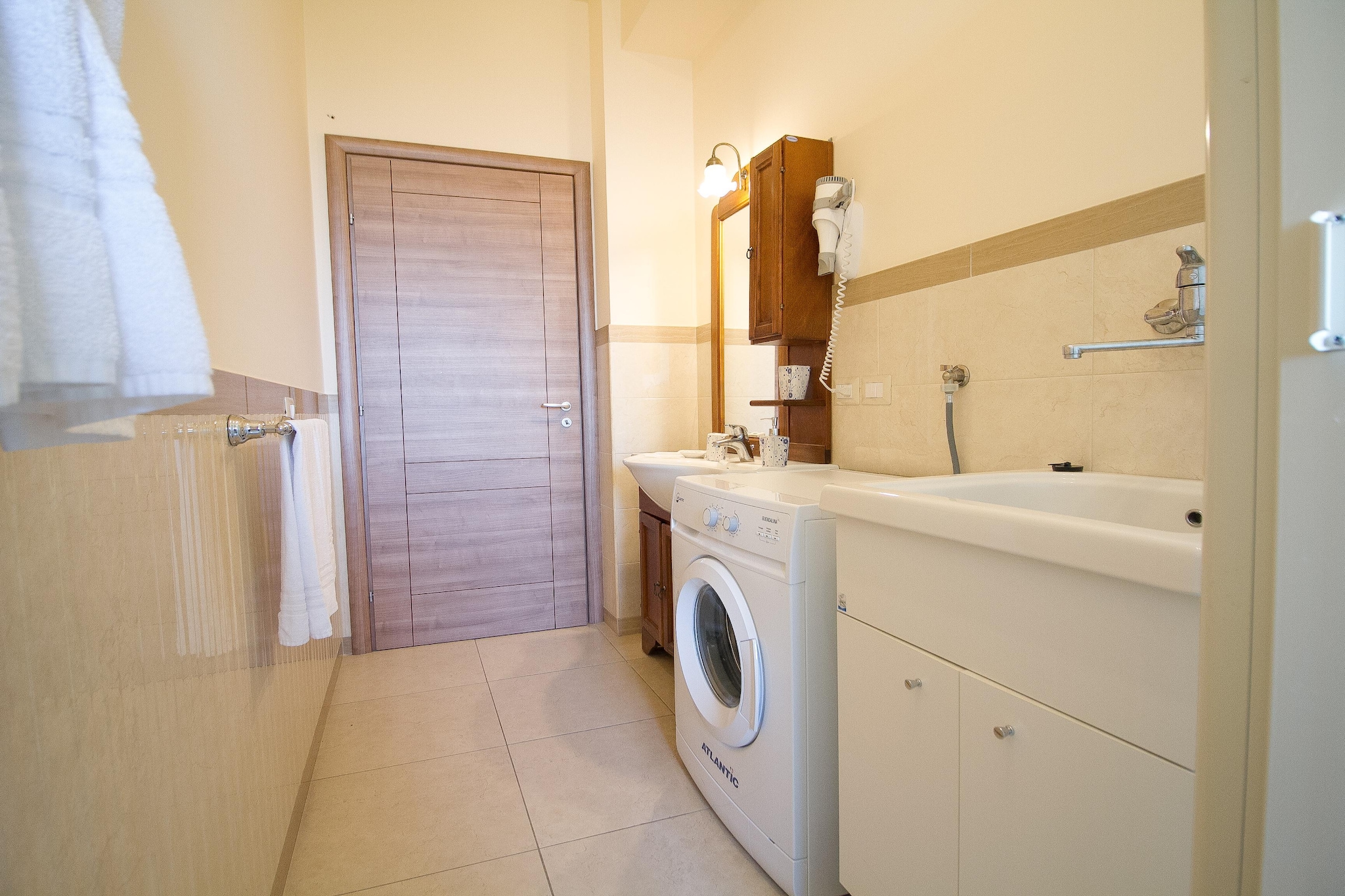 N 2 Appartamenti Trilocali con vista mare - Salle de bain