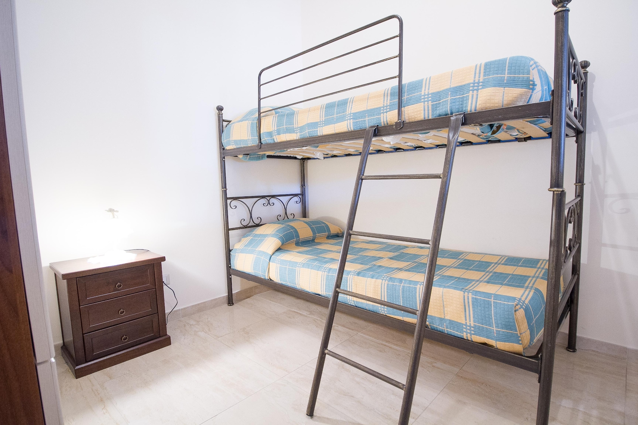 N 2 Appartamenti Trilocali con vista mare - Chambre