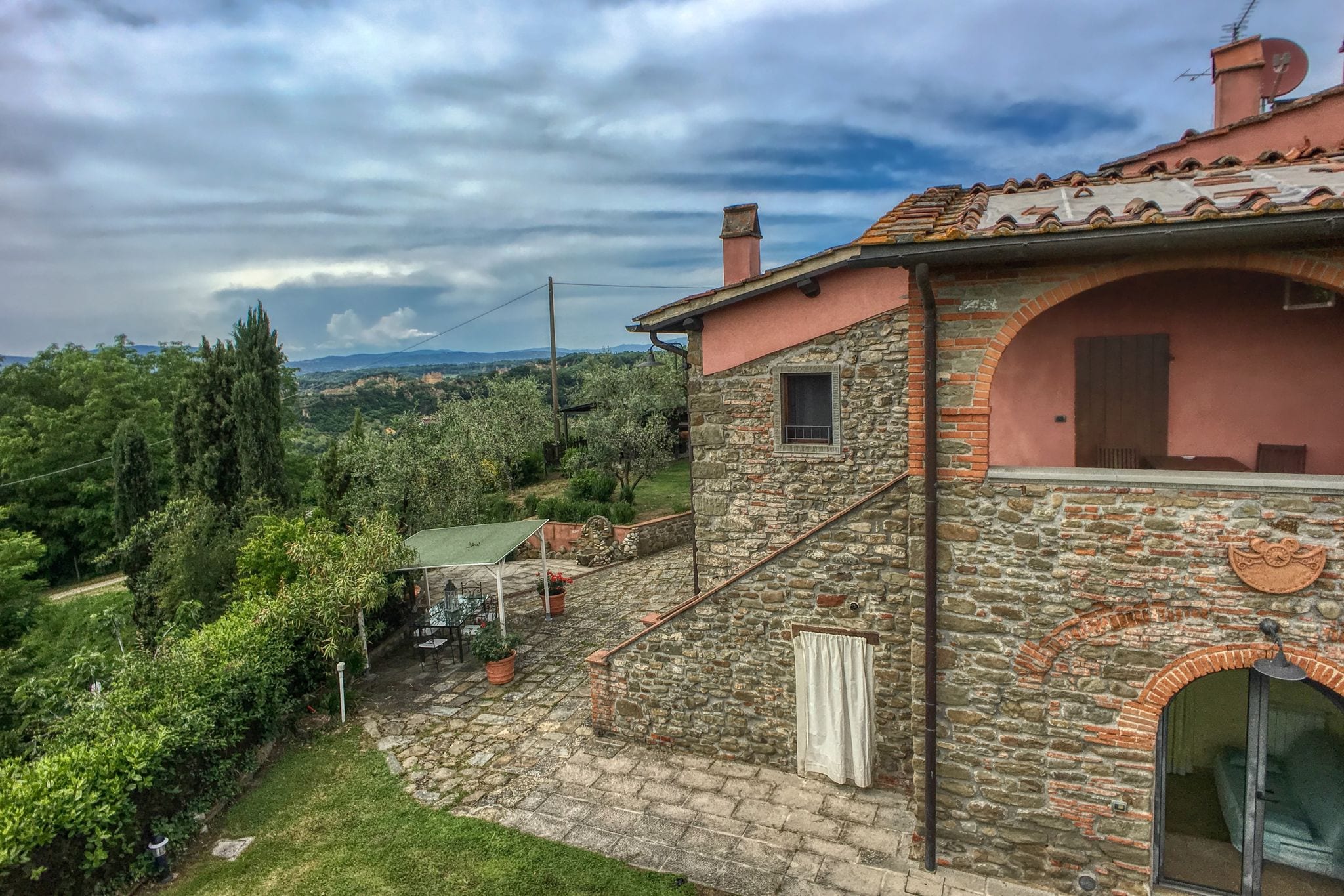 Mooie boerderij in Pian di Scò–Campiglia op geweldige locatie
