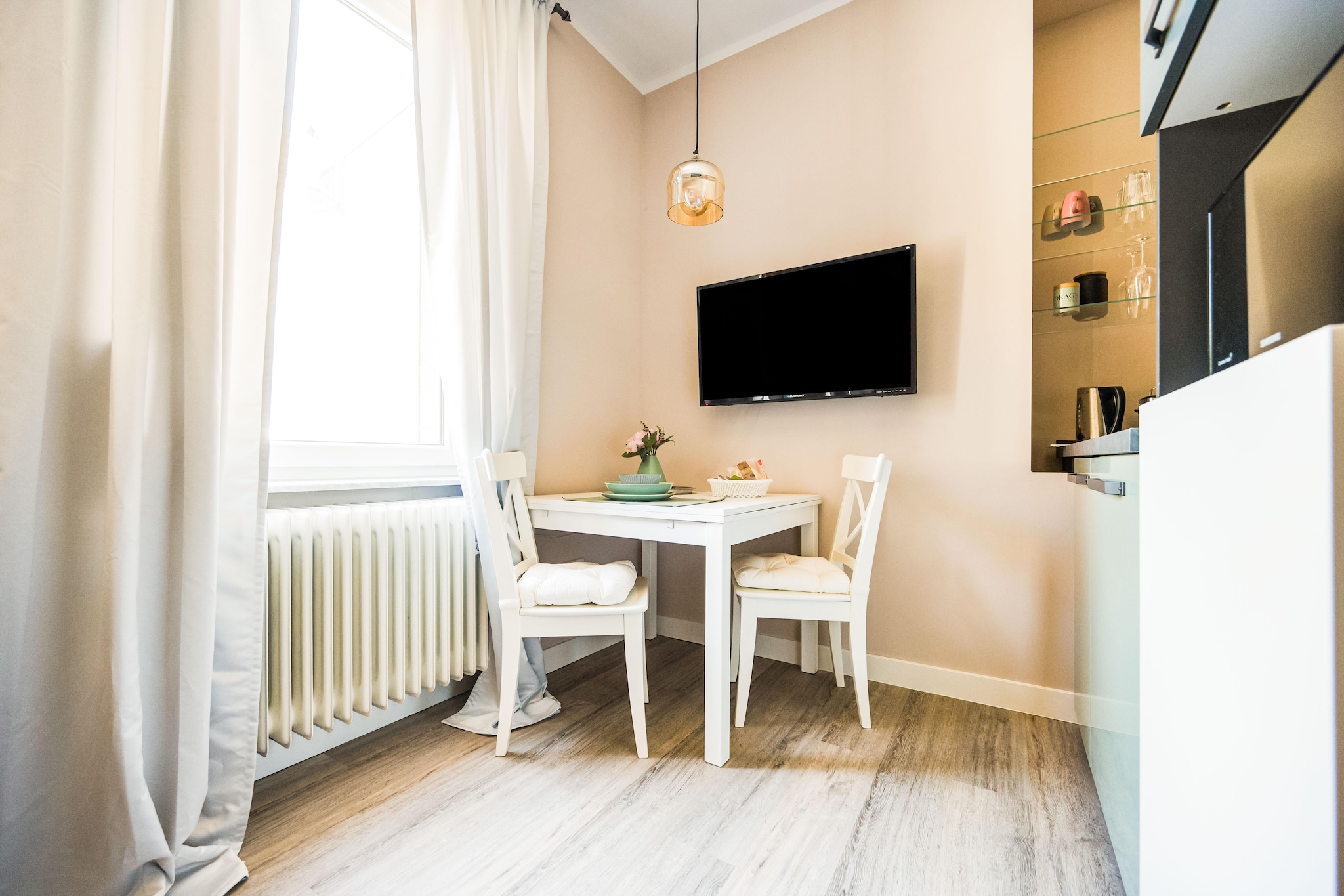 Rosa City Apartment 5 - Pax 3 - Dining room