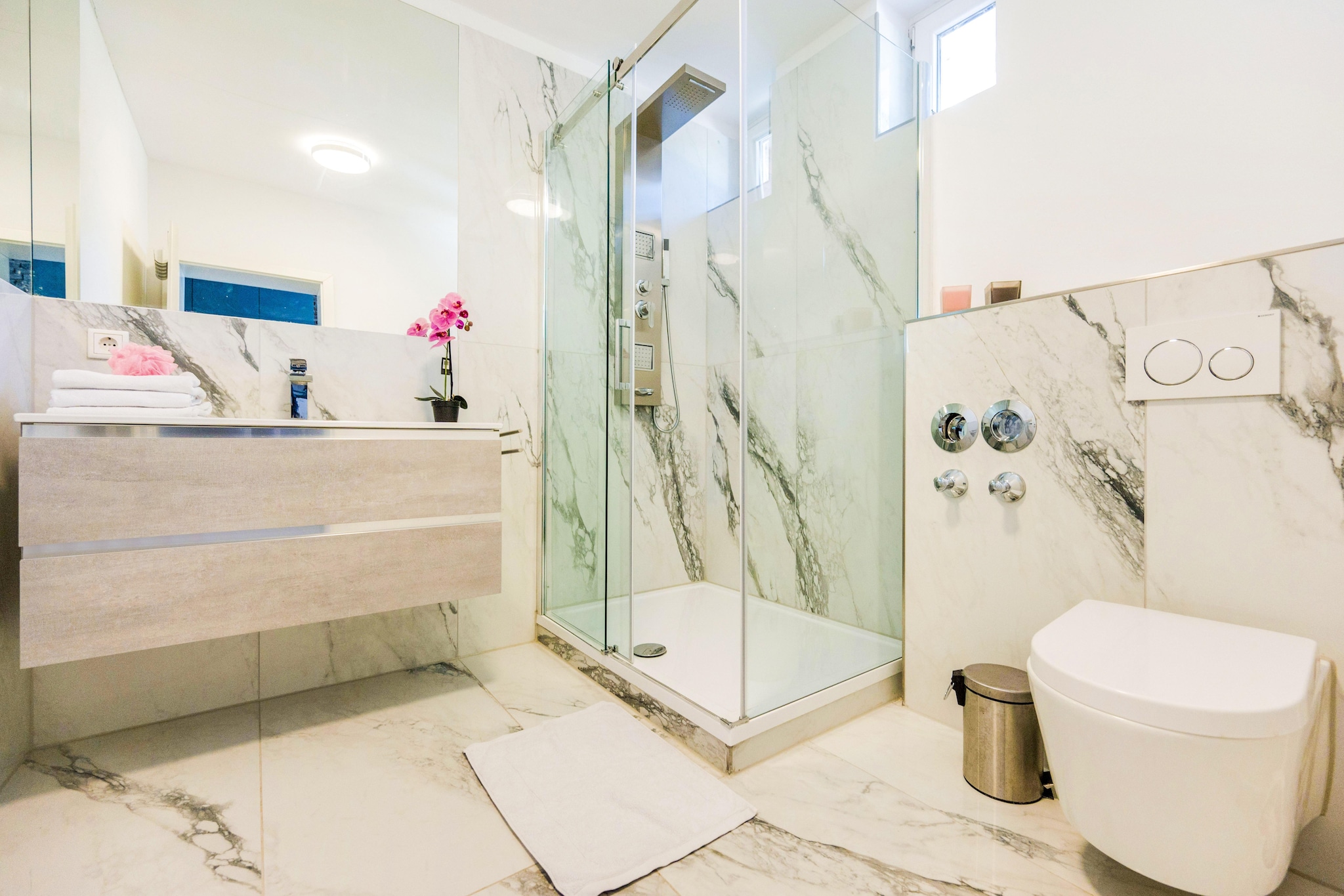 Rosa City Apartment 5 - Pax 3 - Bathroom