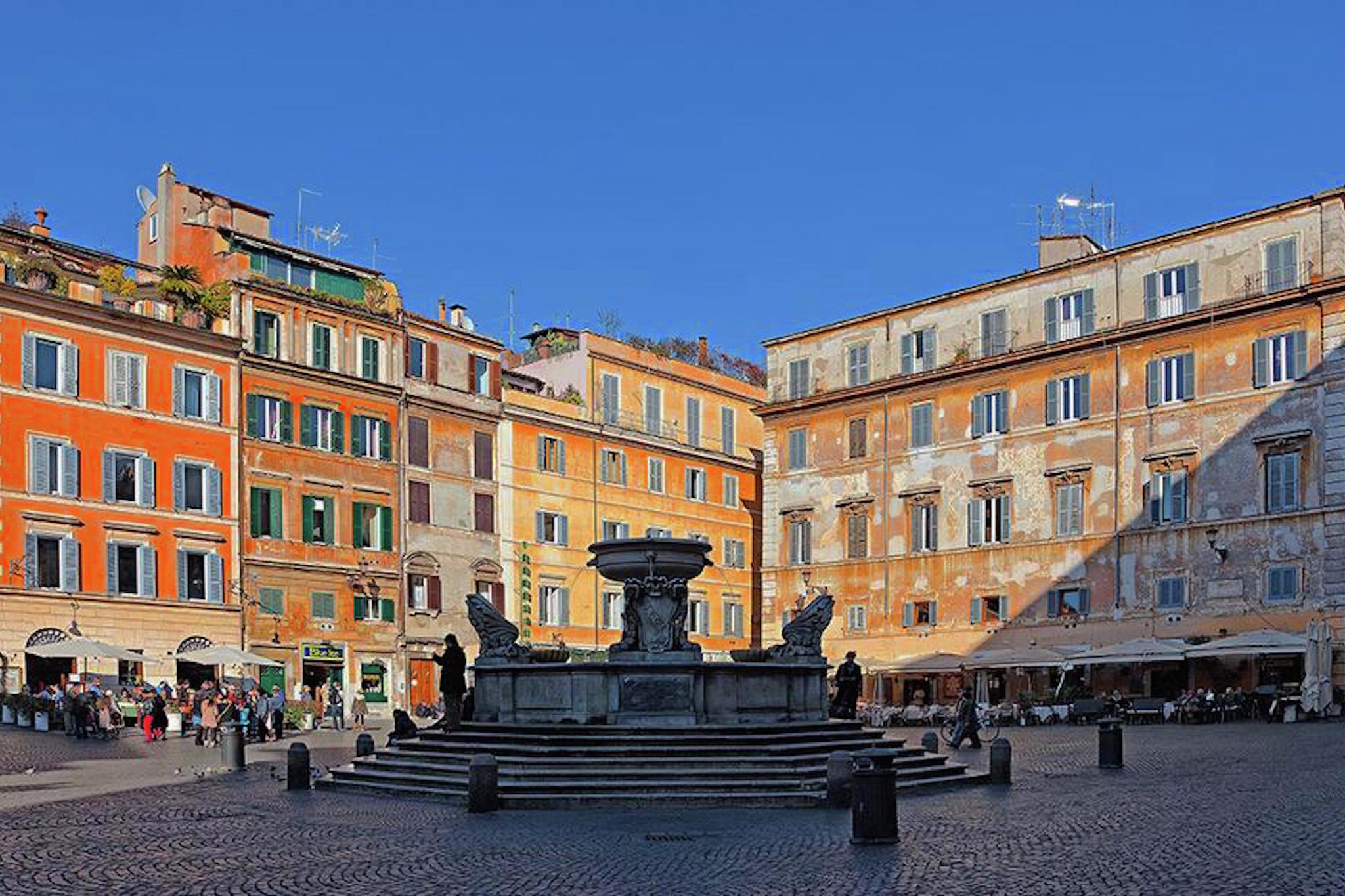 Appartement italien moderne à Rome avec vue sur la ville