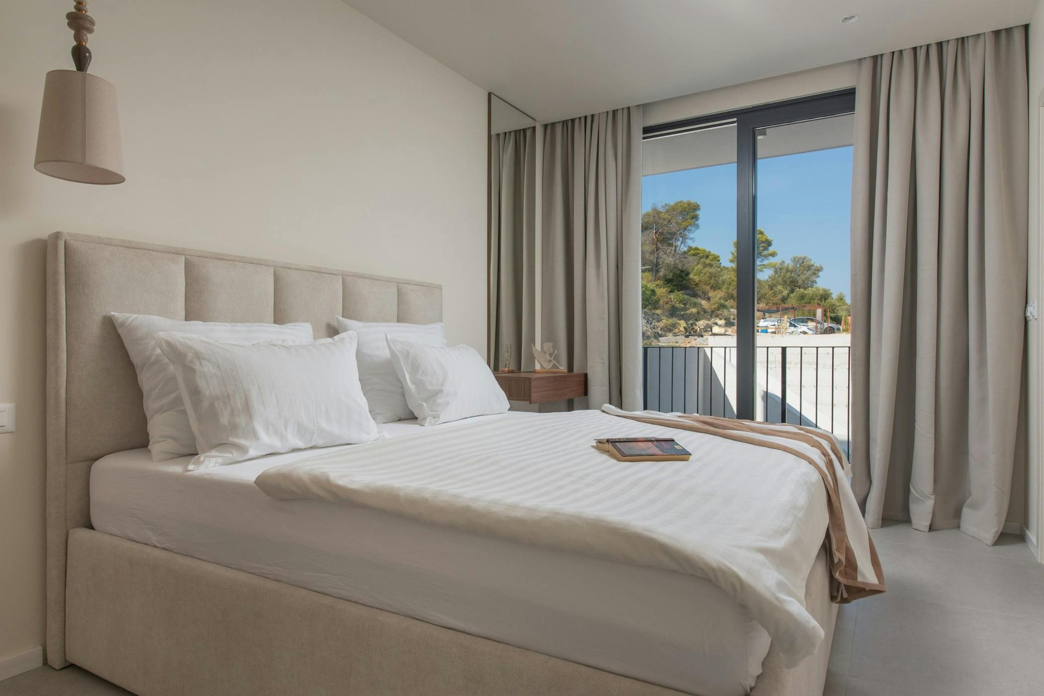 Velvet View Villa - Bedroom