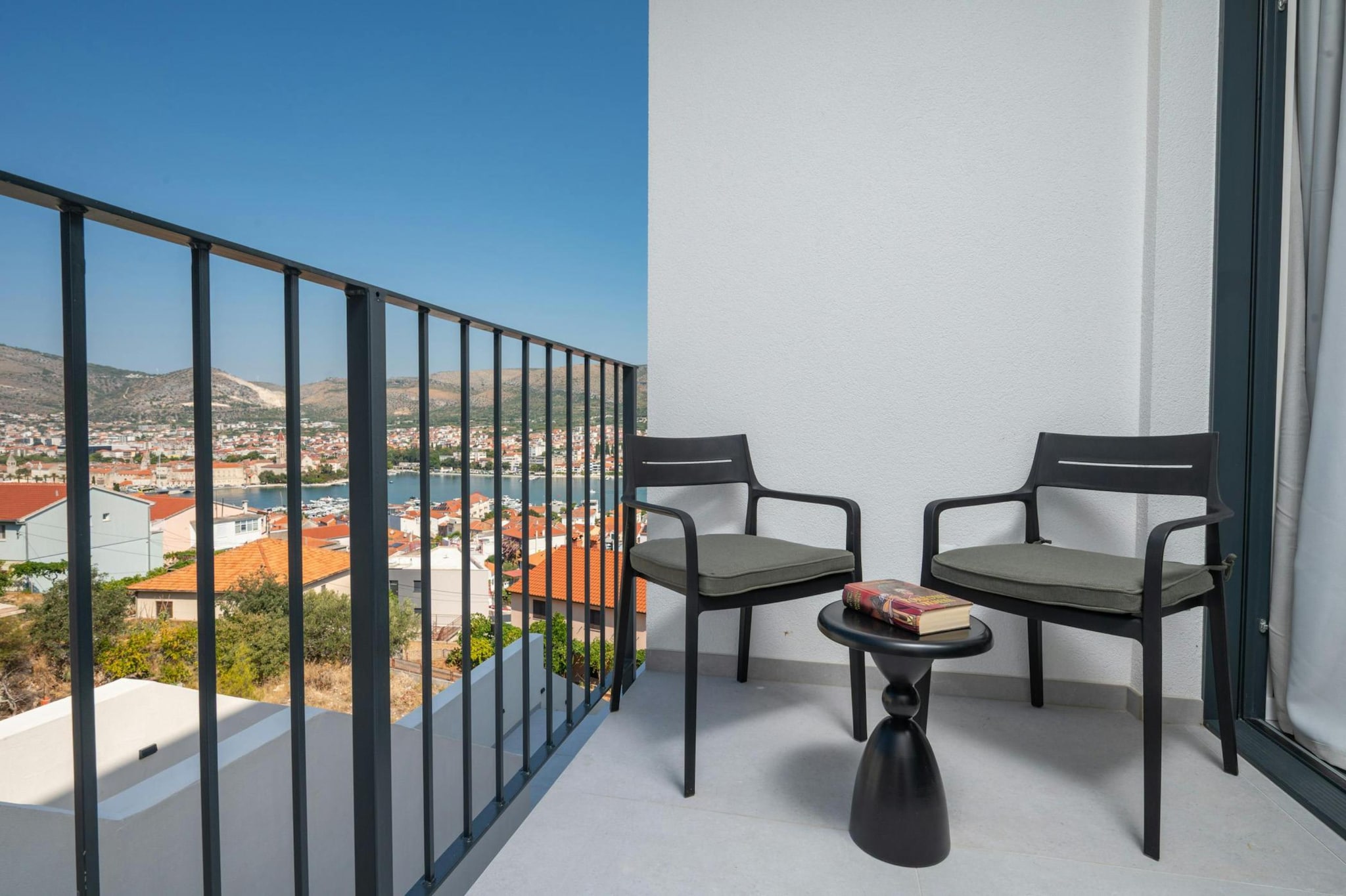 Velvet View Villa - Terrace balcony