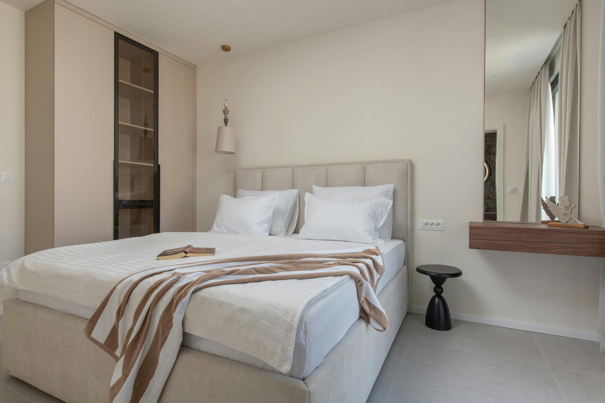 Velvet View Villa - Bedroom