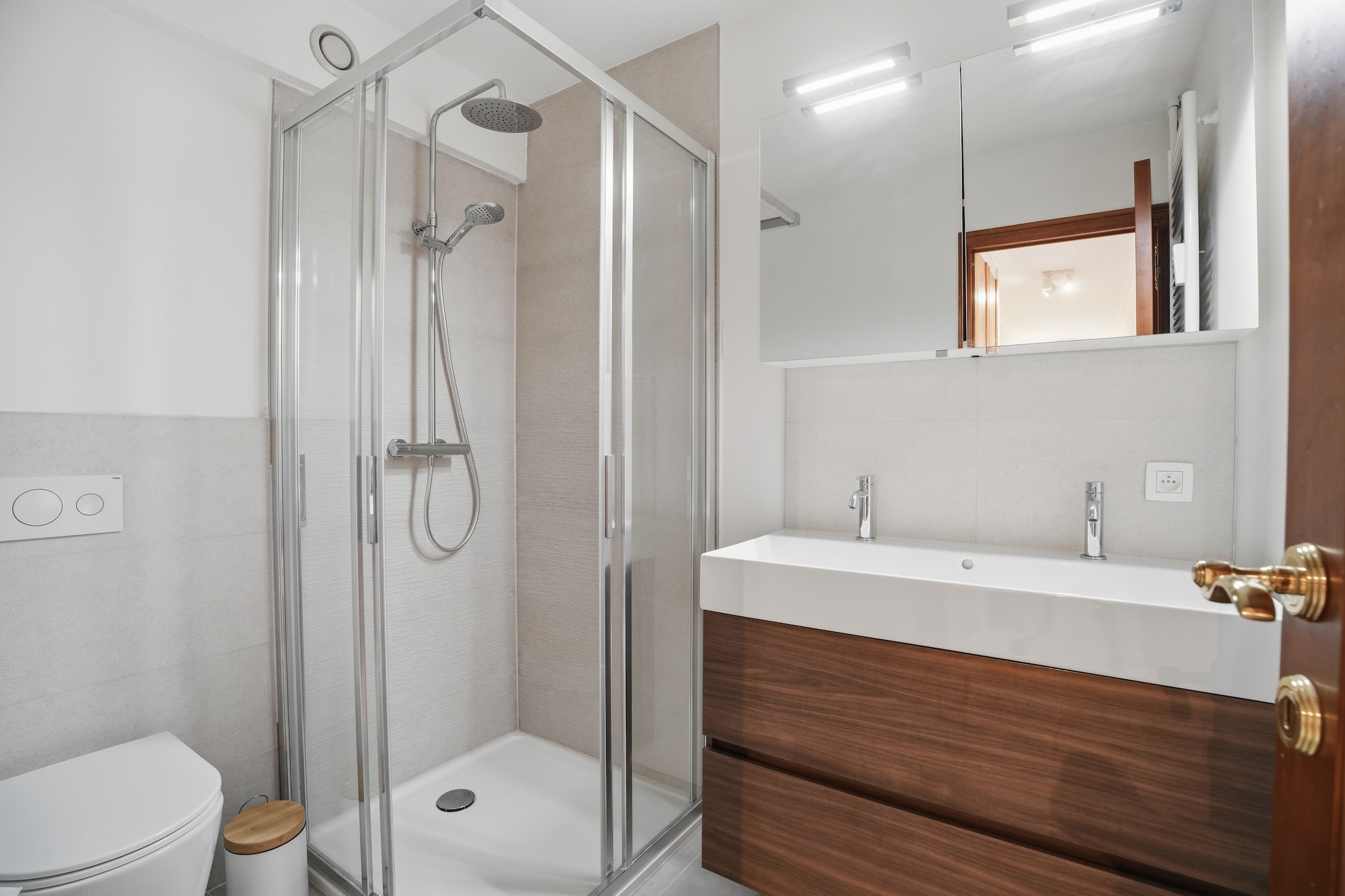 BLANKEDUYN - K2 - Badezimmer