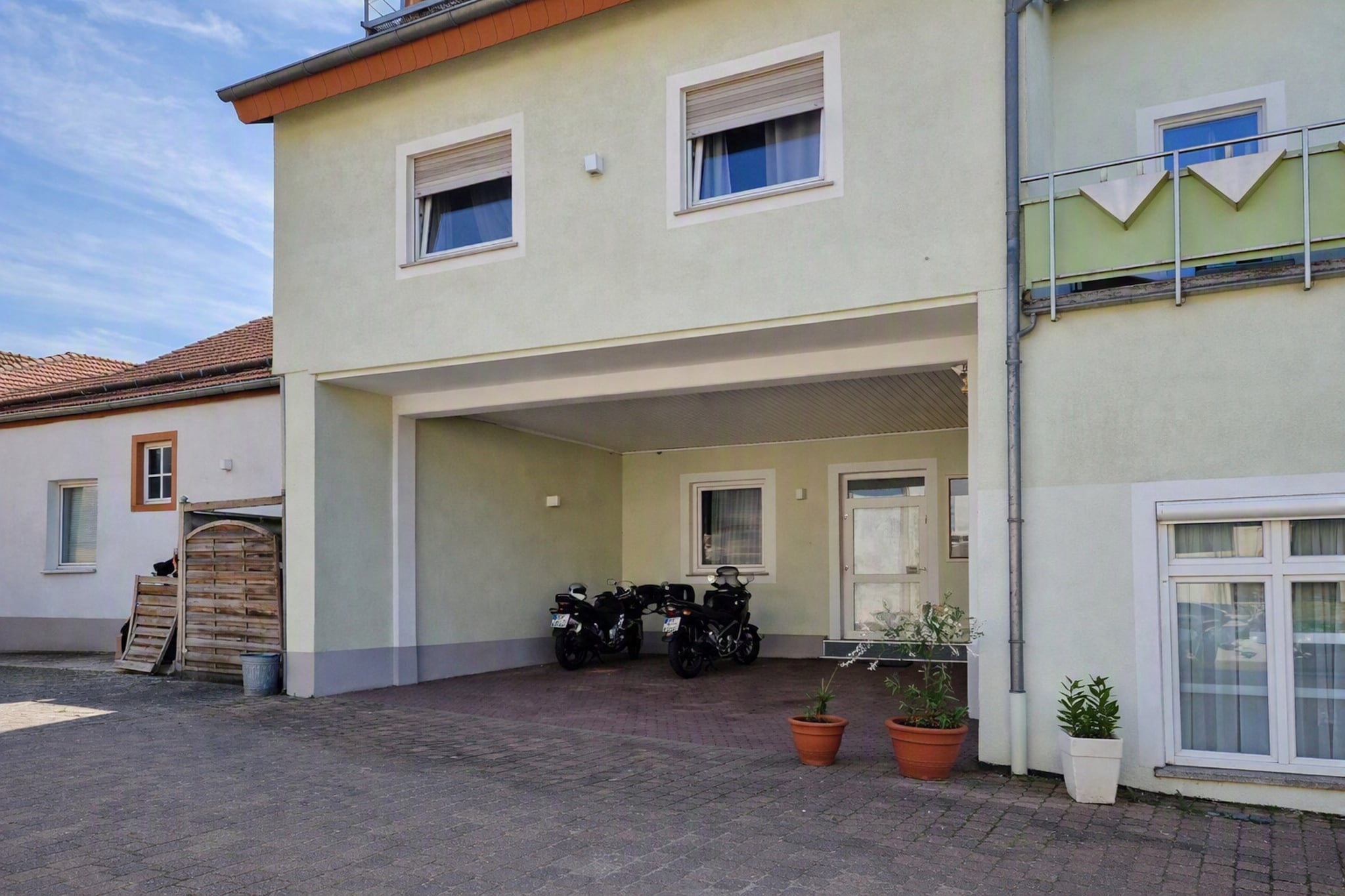 Landhotel Rauber Sankt Wendel - Standard Double Room - Image-tags.hotelexteriorsummer