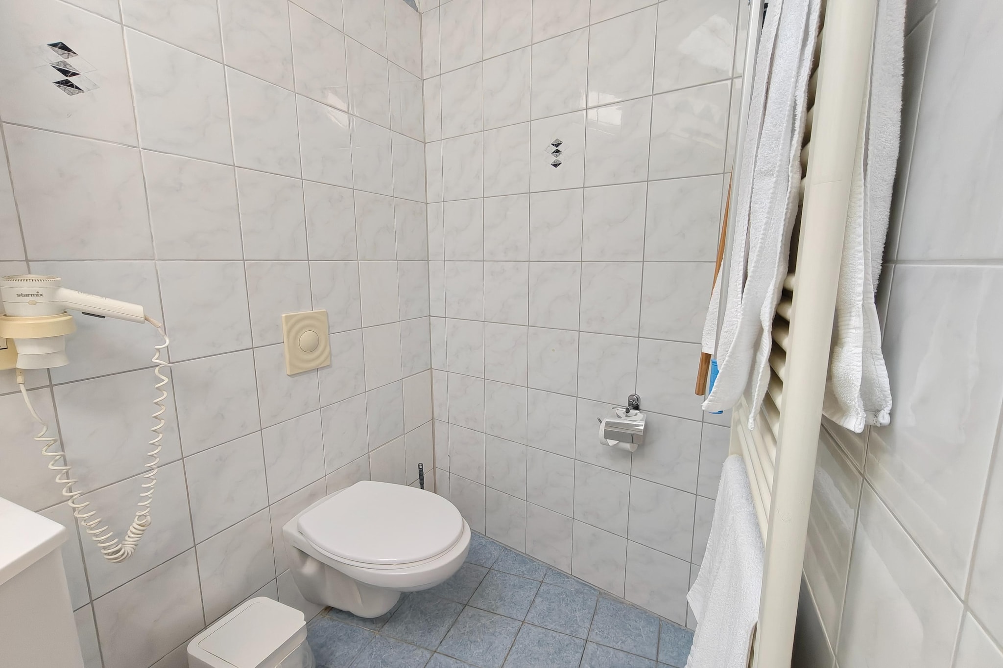 Landhotel Rauber Sankt Wendel - 2 Bedroom Apartment 4 Guest - Badkamer