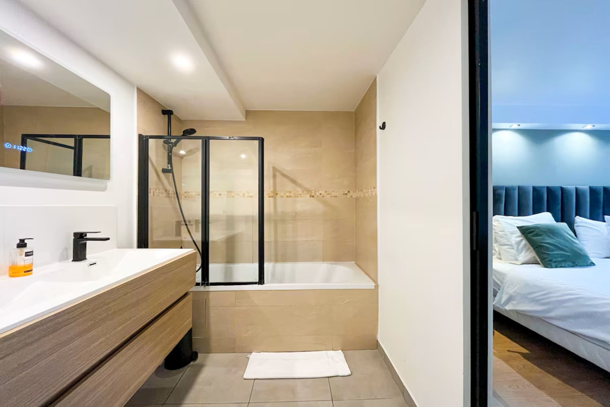 Opéra - Bathroom