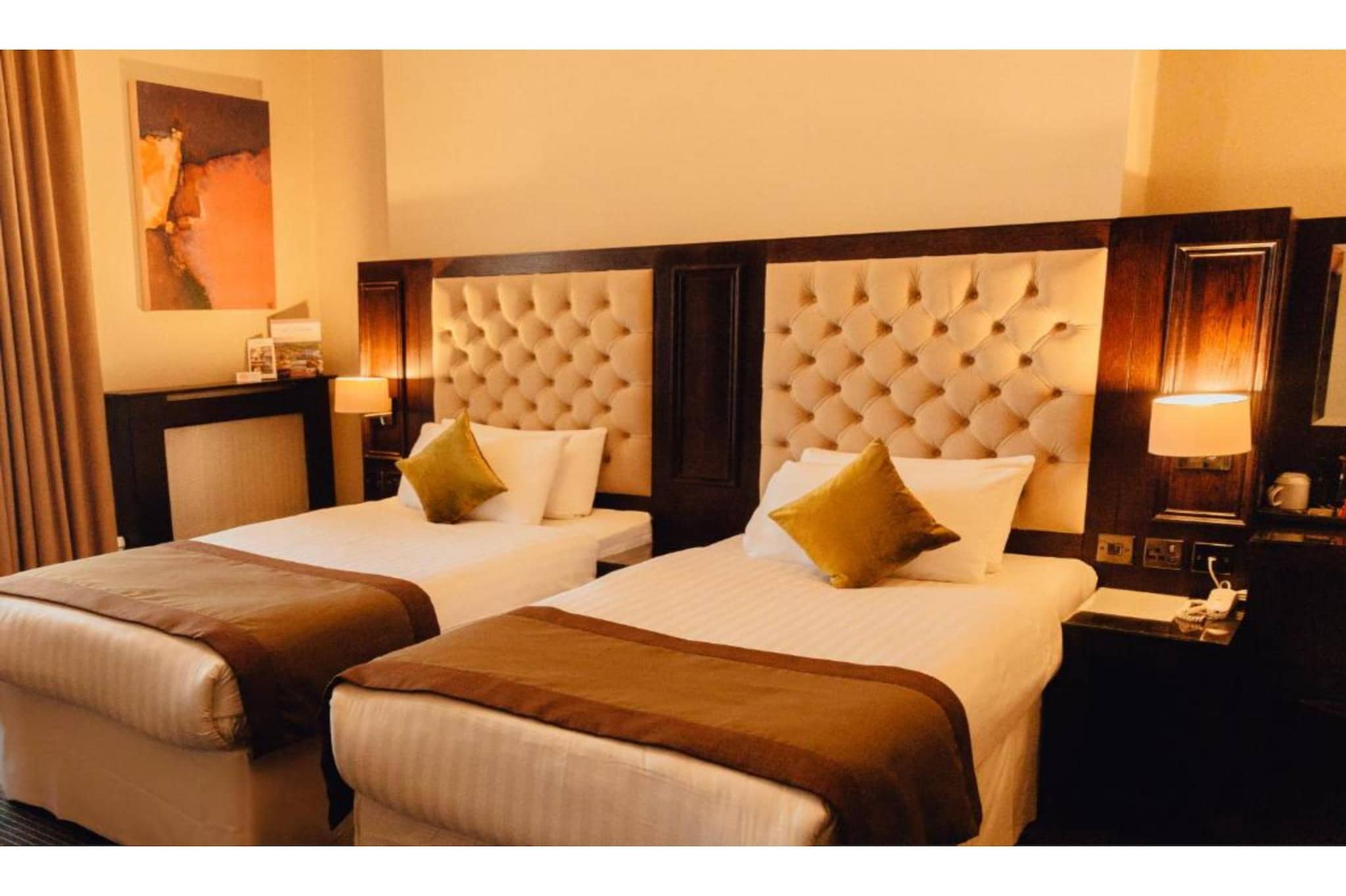 Standard Twin Room - Bedroom
