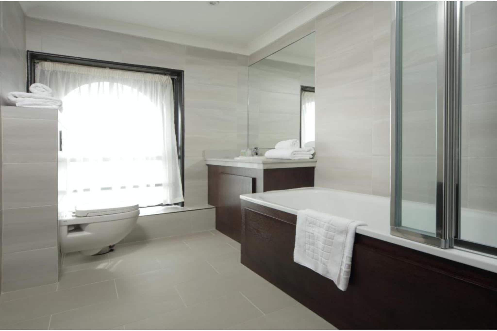 Standard Double Room - Bathroom