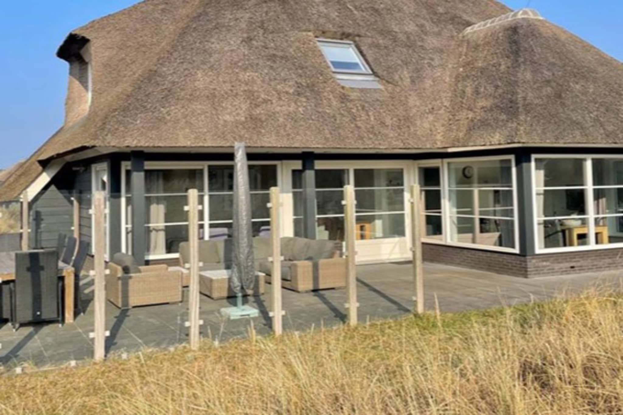 Villa Zee - Exterior in summer