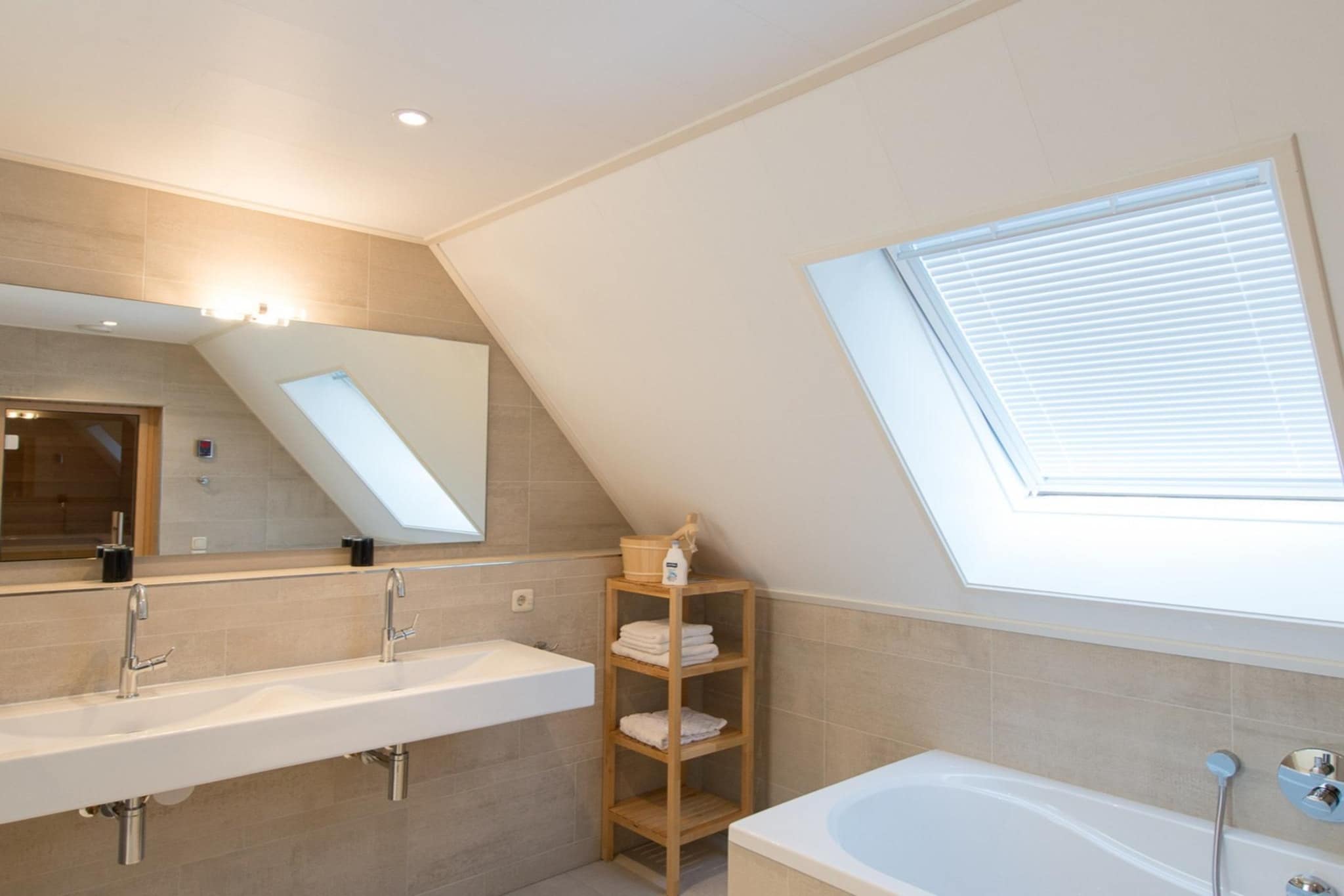 Villa Zee - Bathroom