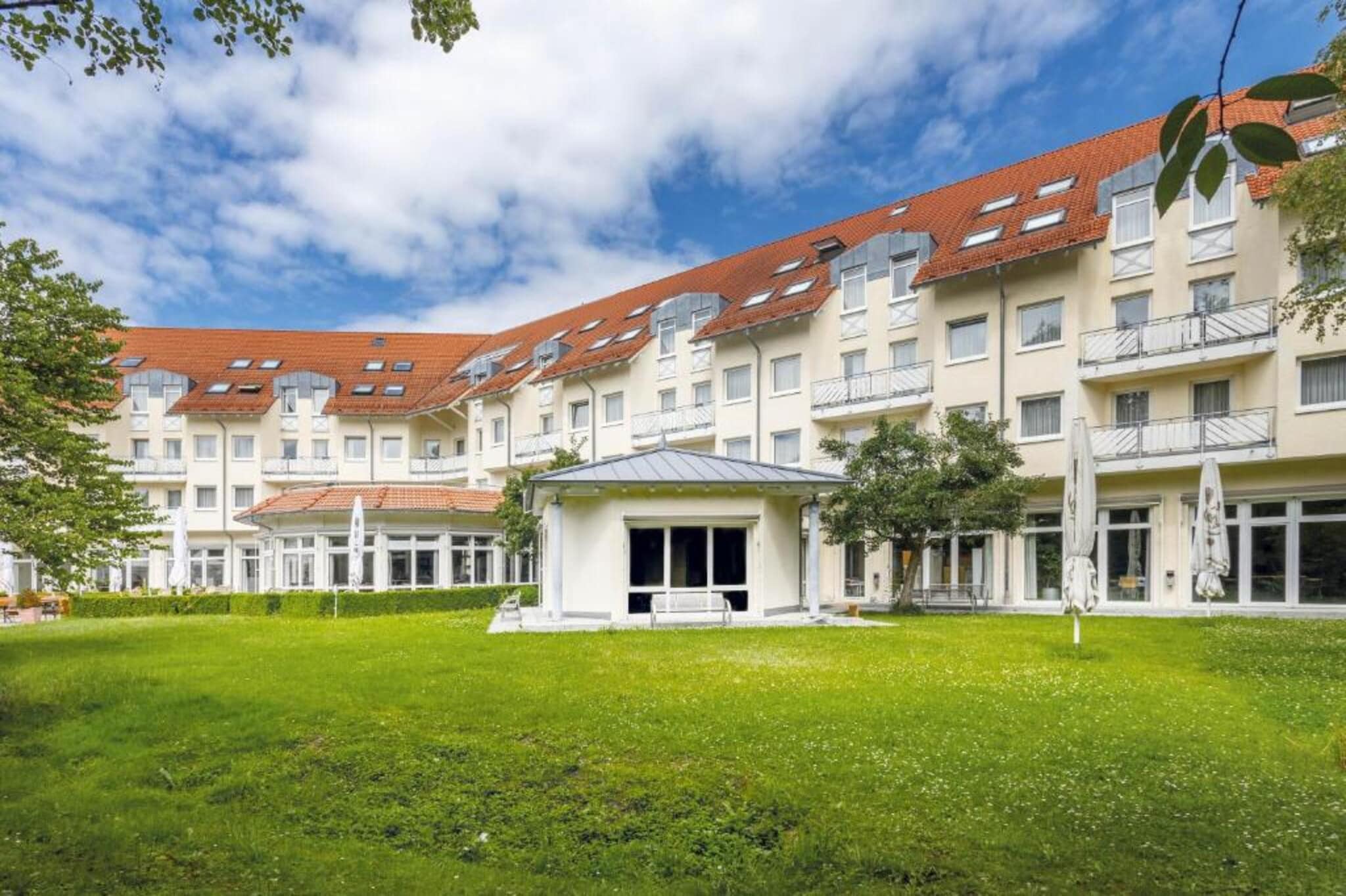 Hotel Bad Boll - Image-tags.hotelexteriorsummer