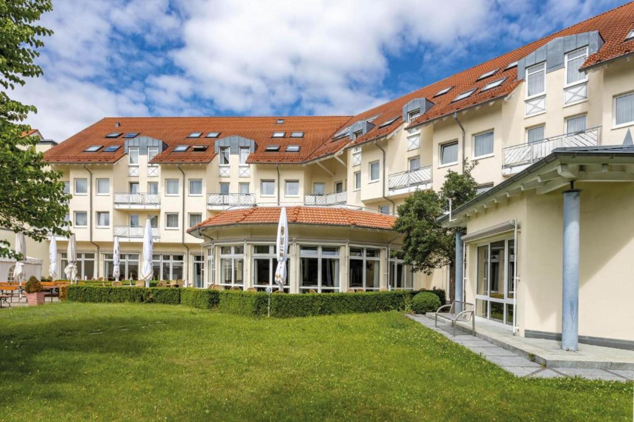Hotel Bad Boll - Image-tags.hotelexteriorsummer
