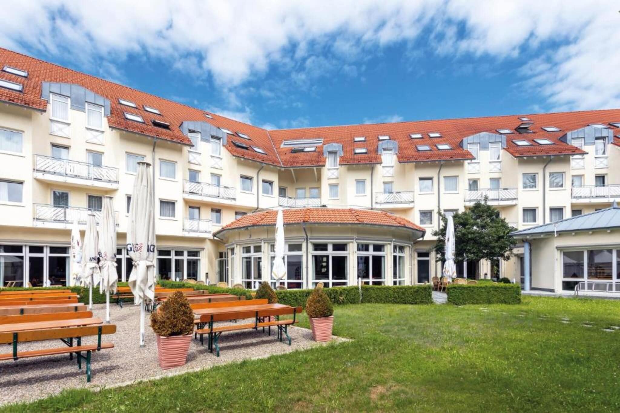 Hotel Bad Boll - Image-tags.hotelexteriorsummer