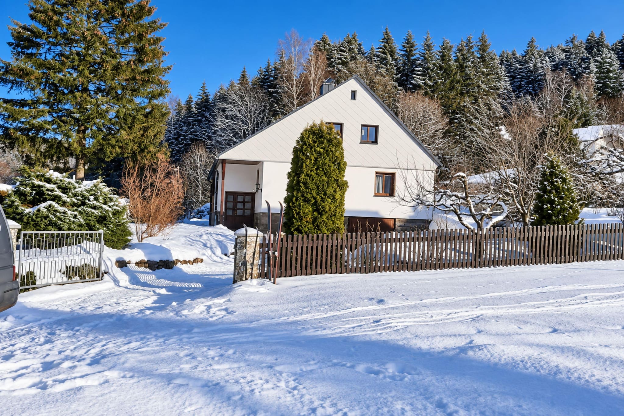 Gruppenhaus – Sauna Kamin & Wintersport - Uitzicht winter