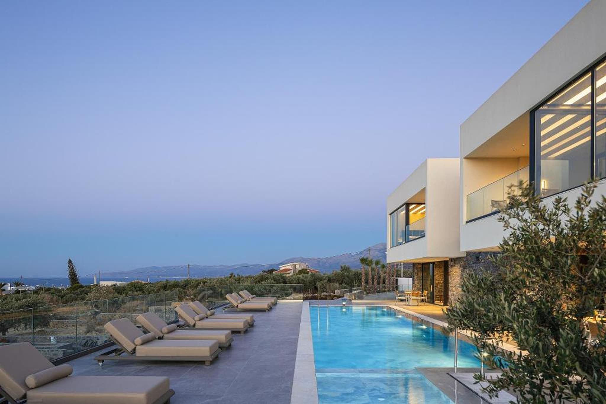 MT7 Panoramic Sea View Villa - Zwembad