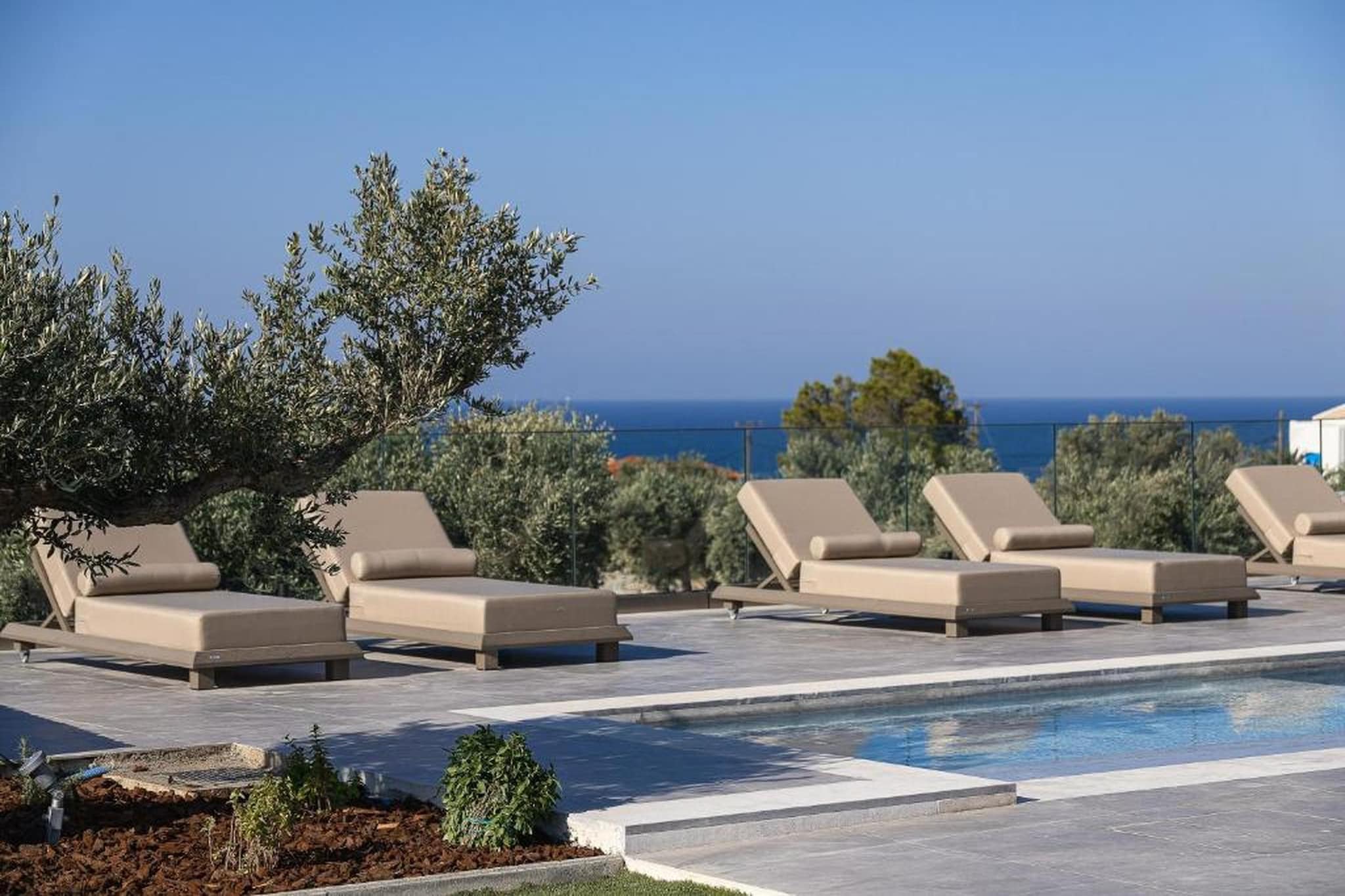 MT7 Panoramic Sea View Villa - Zwembad