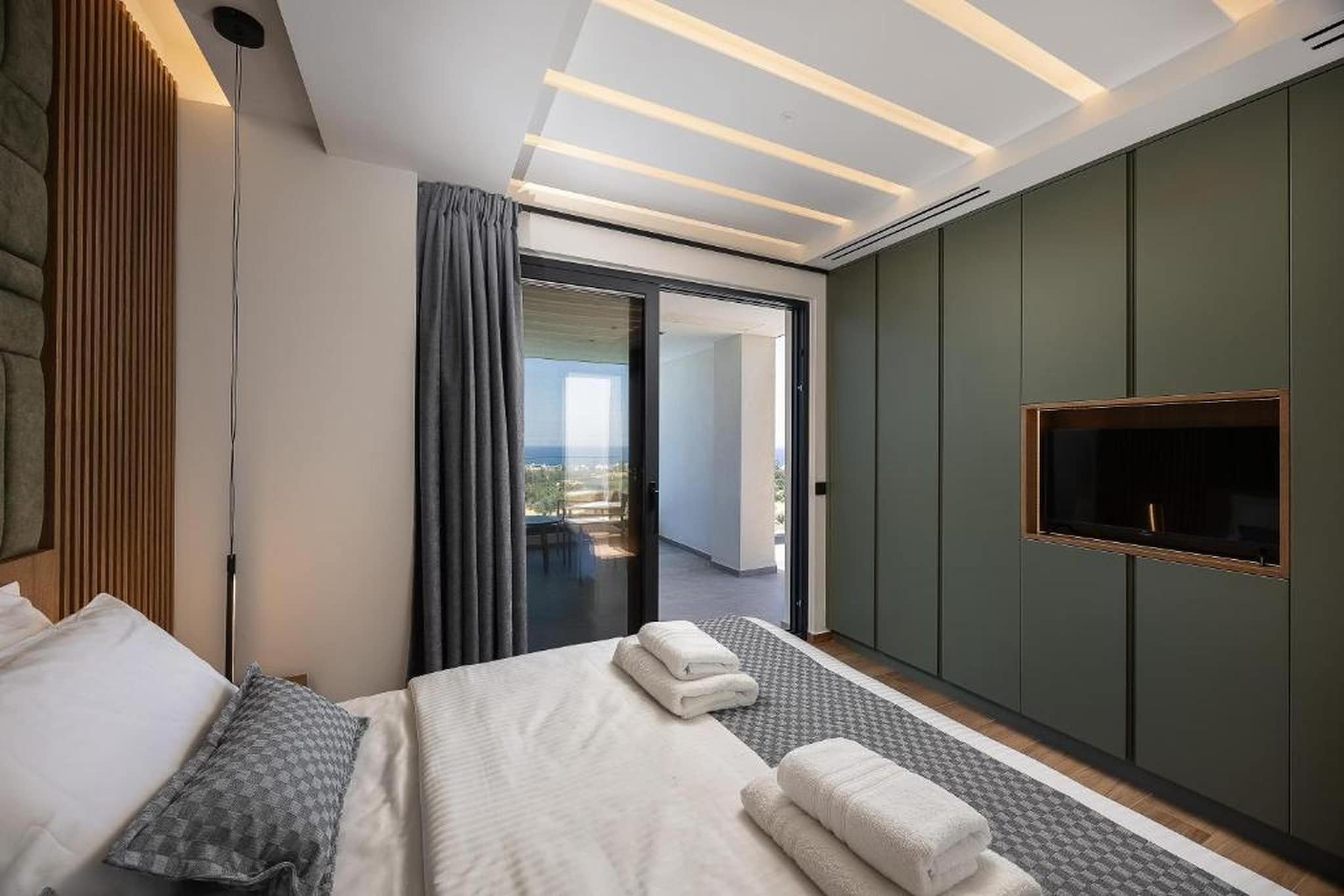 MT7 Panoramic Sea View Villa - Slaapkamer