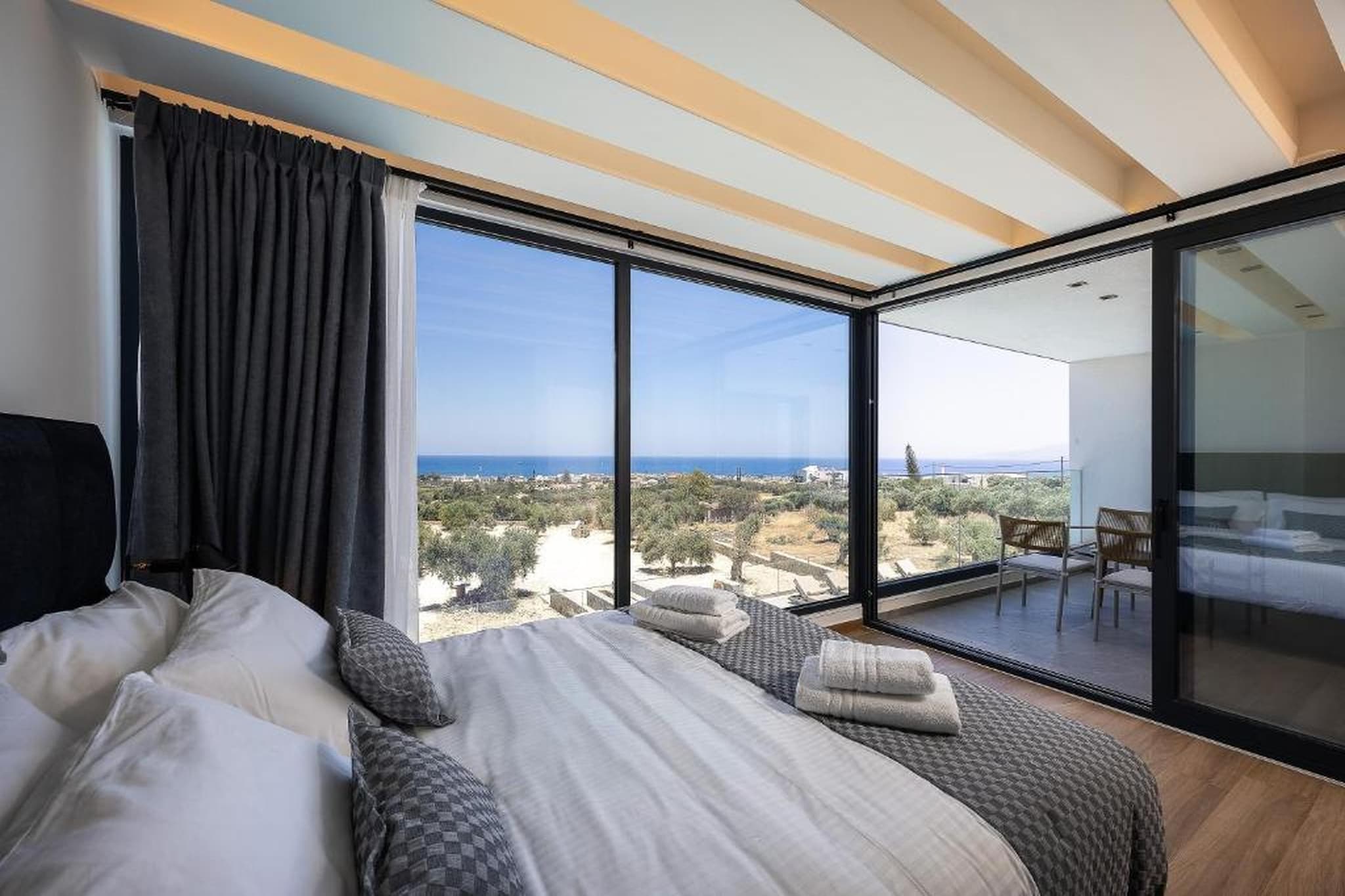 MT7 Panoramic Sea View Villa - Slaapkamer