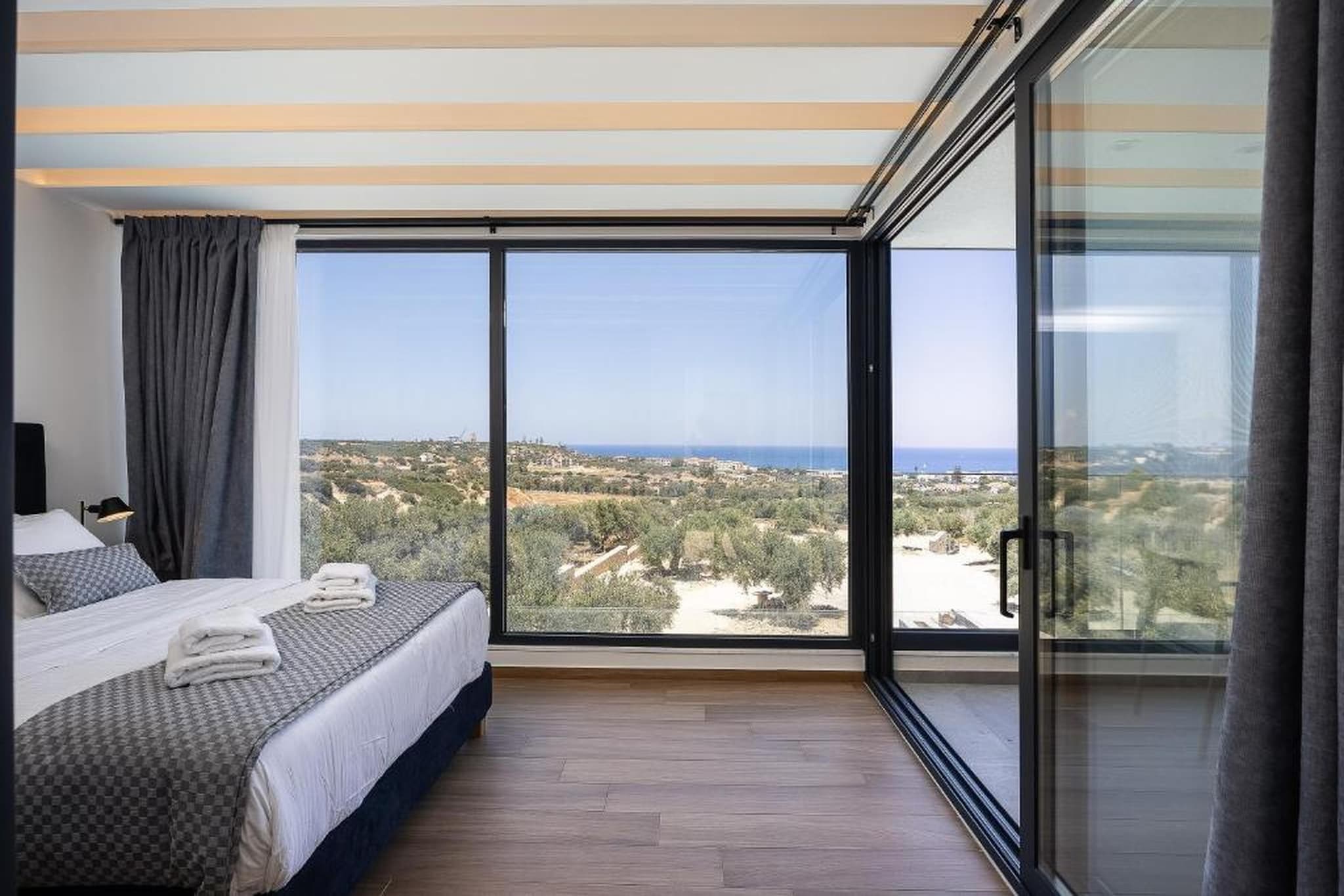 MT7 Panoramic Sea View Villa - Slaapkamer