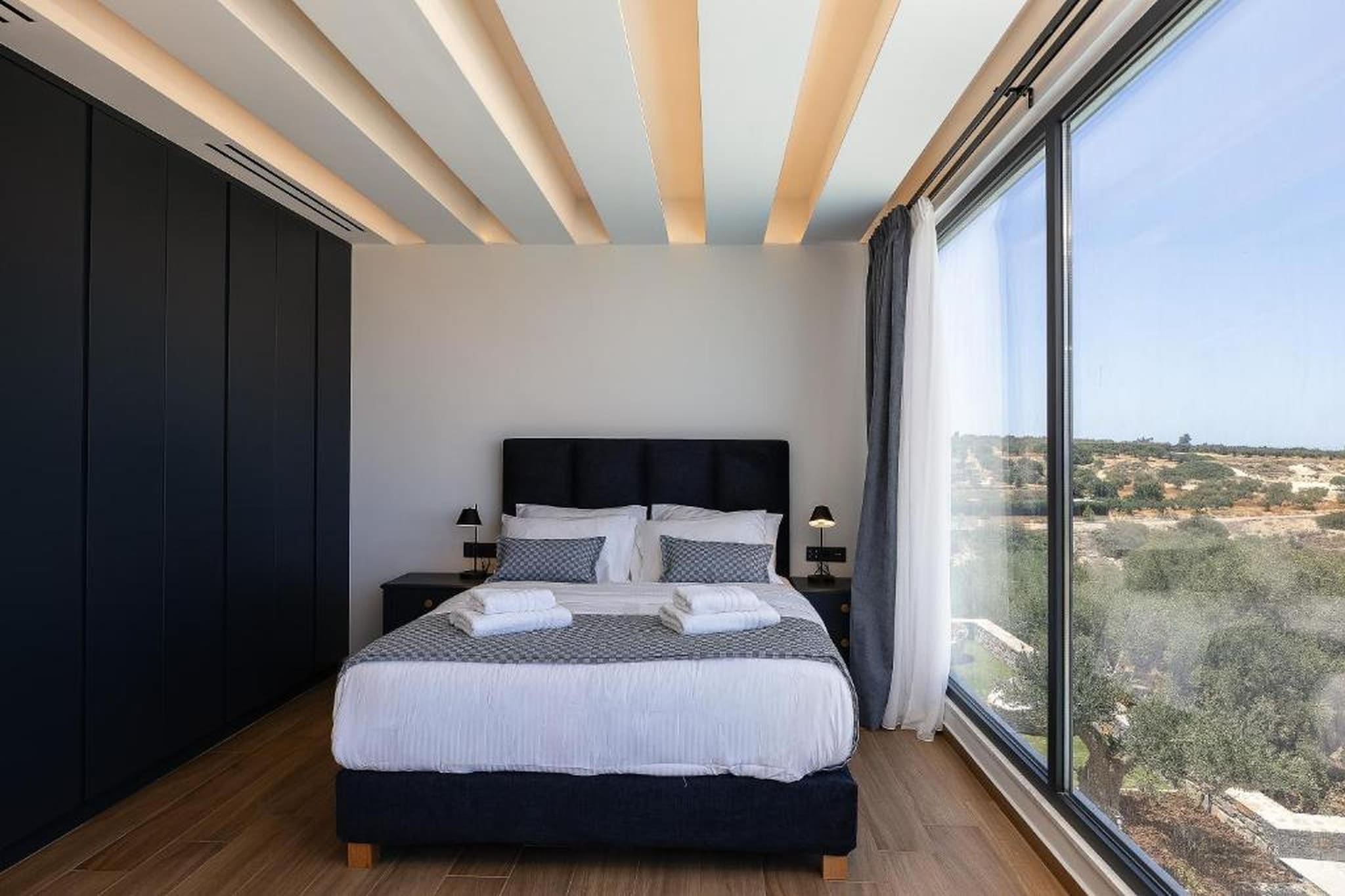 MT7 Panoramic Sea View Villa - Slaapkamer