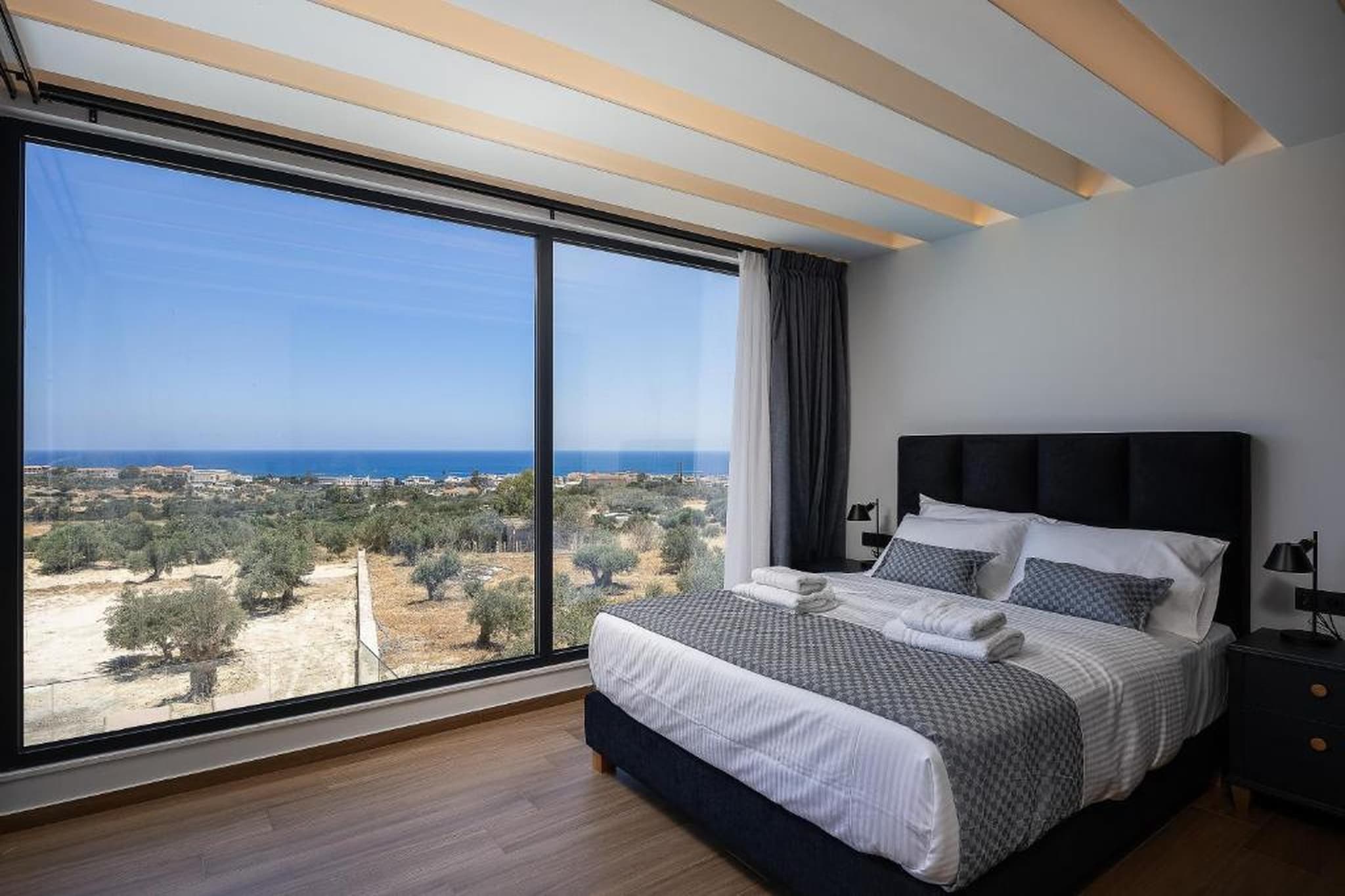 MT7 Panoramic Sea View Villa - Slaapkamer