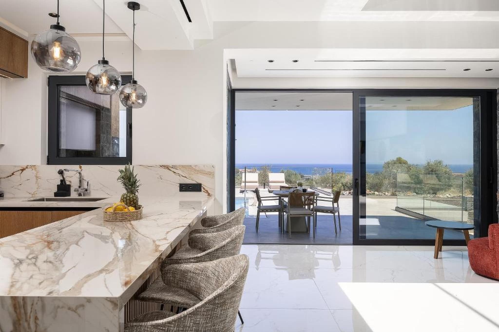 MT7 Panoramic Sea View Villa - Eetkamer